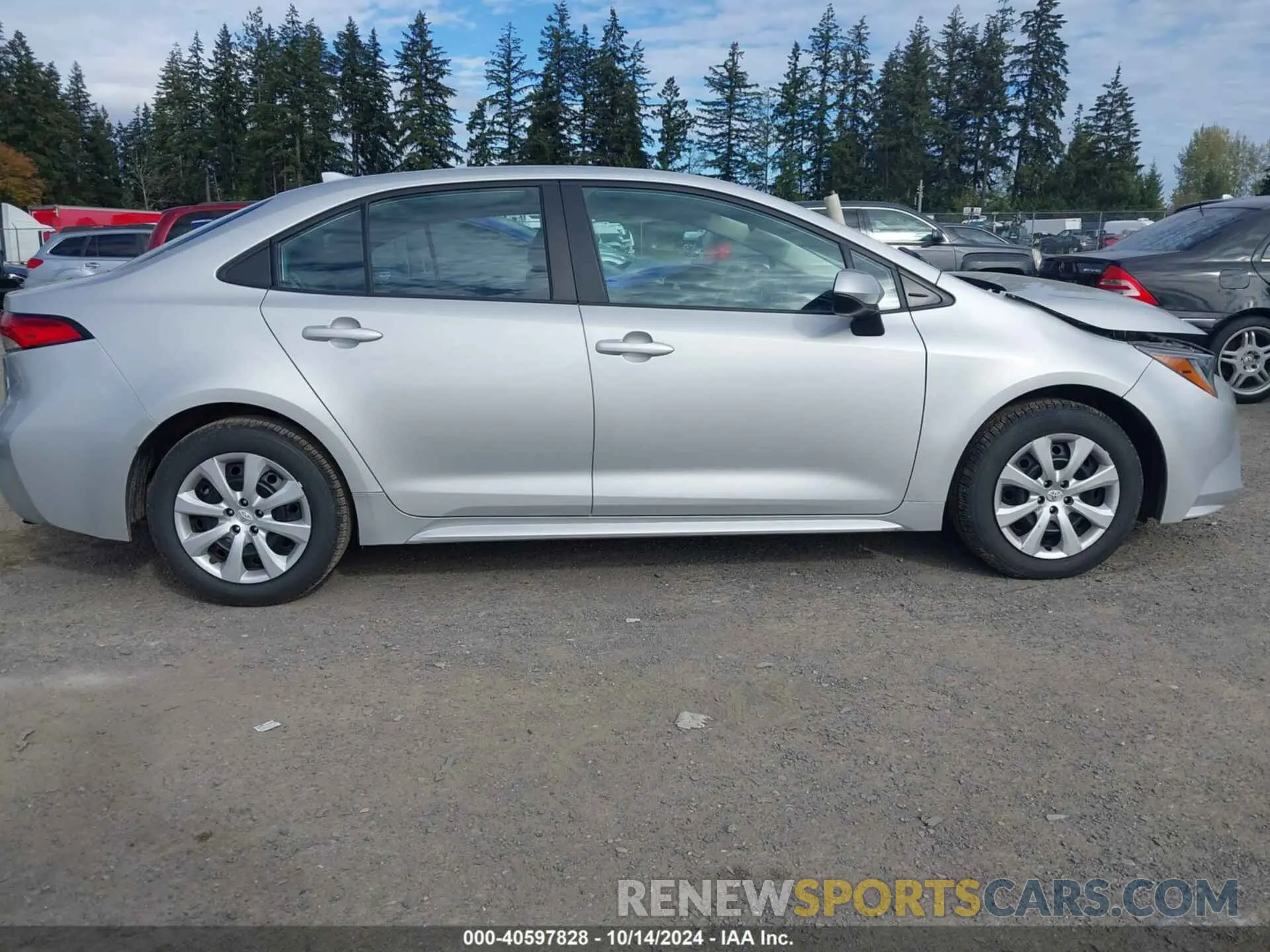 13 Photograph of a damaged car 5YFEPMAE3NP340789 TOYOTA COROLLA 2022