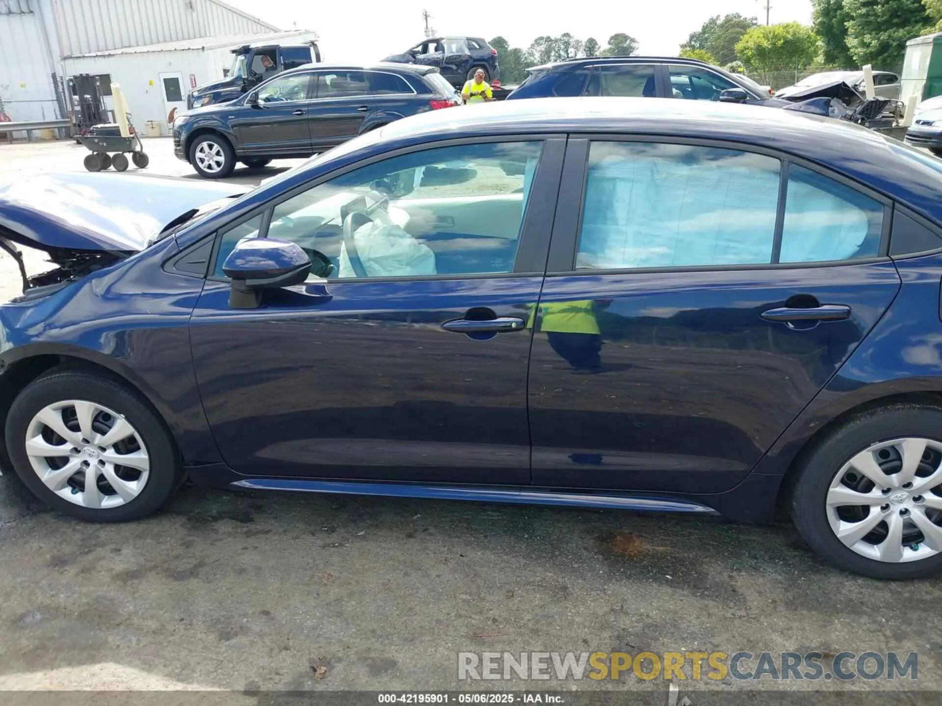 14 Photograph of a damaged car 5YFEPMAE3NP356037 TOYOTA COROLLA 2022
