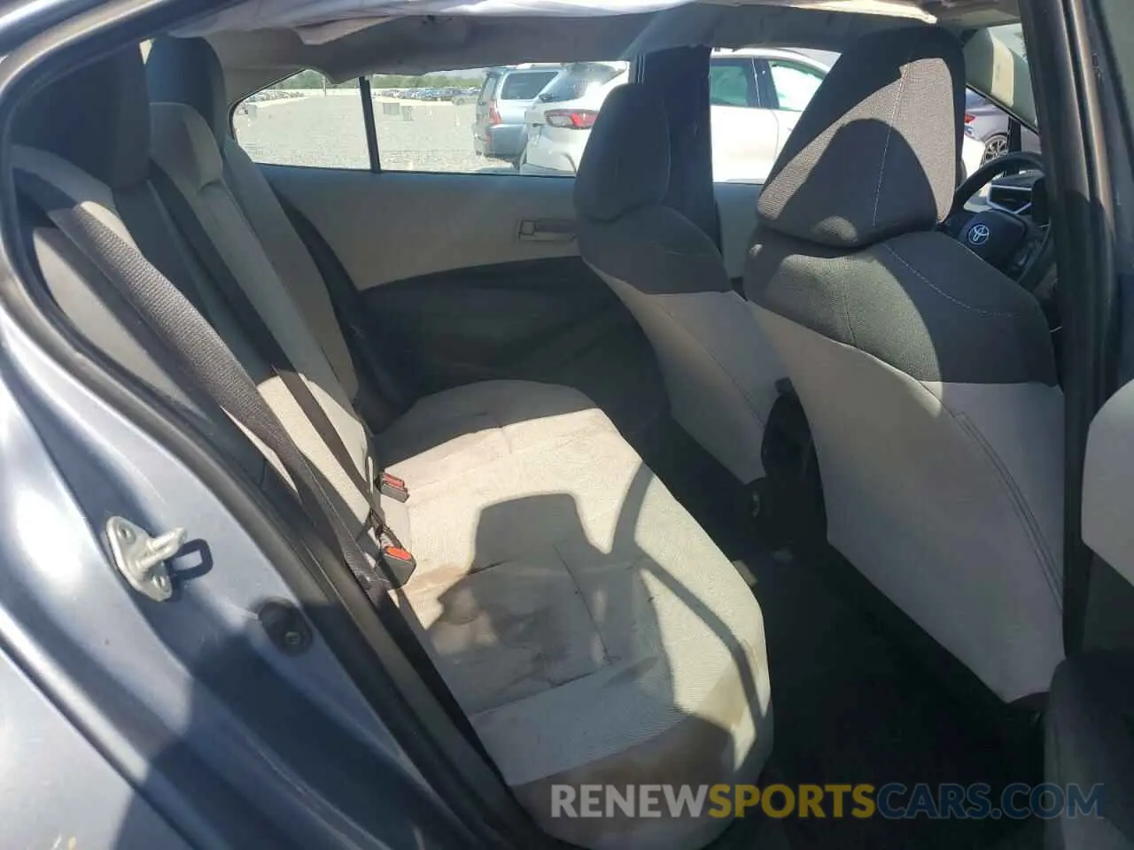 10 Photograph of a damaged car 5YFEPMAE3NP367460 TOYOTA COROLLA 2022