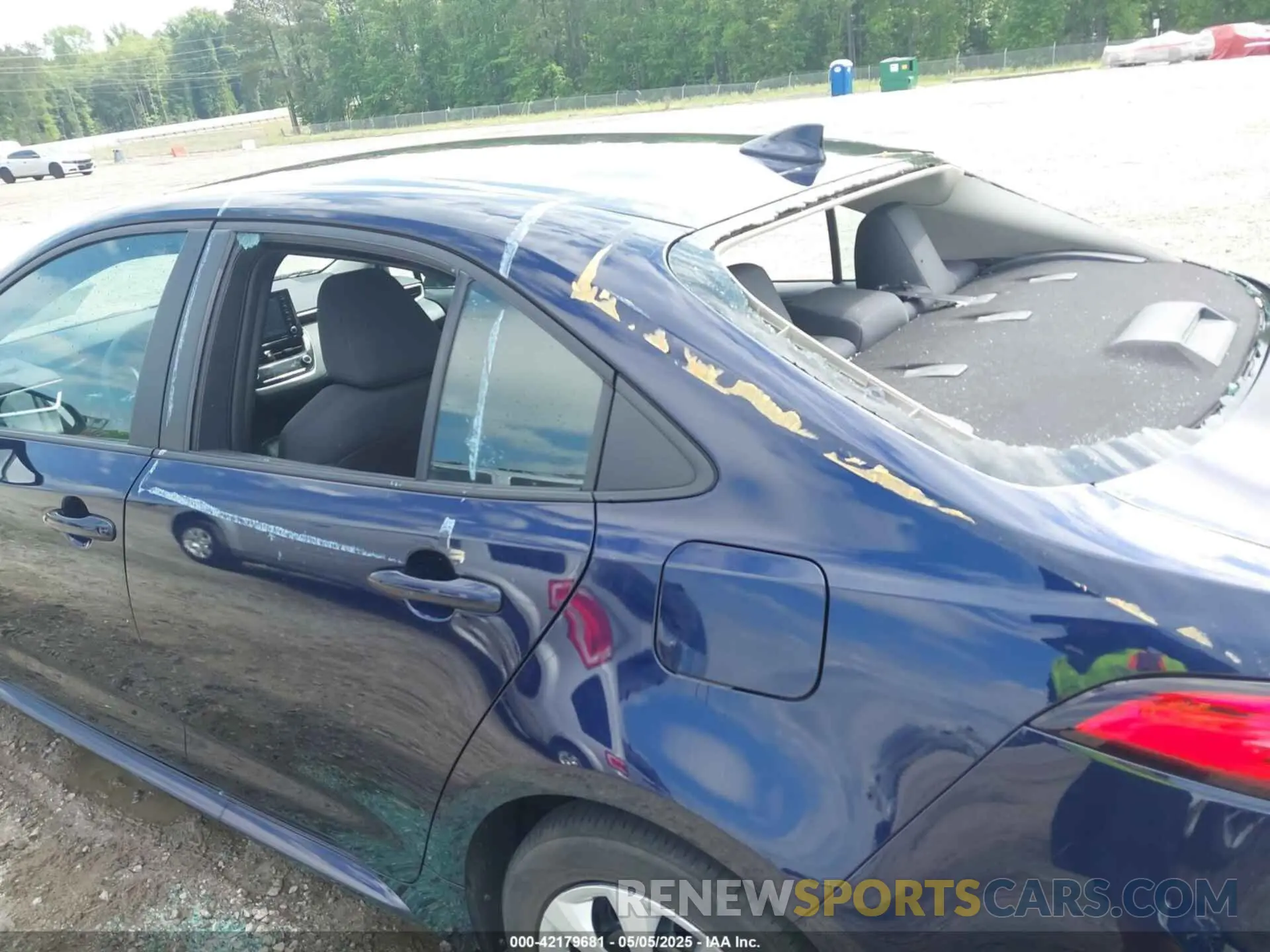 18 Photograph of a damaged car 5YFEPMAE3NP371086 TOYOTA COROLLA 2022