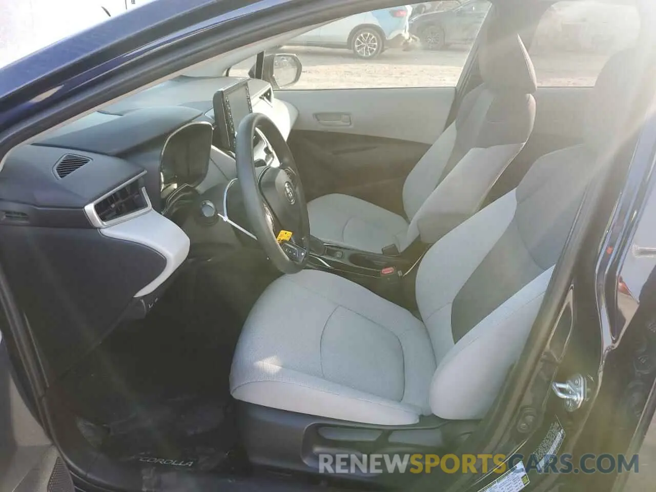 7 Photograph of a damaged car 5YFEPMAE3NP377597 TOYOTA COROLLA 2022