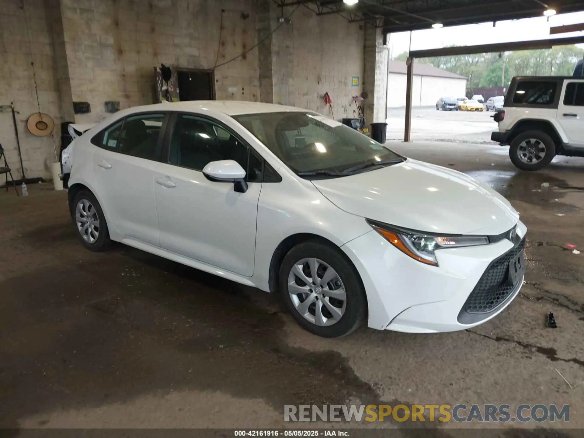 1 Photograph of a damaged car 5YFEPMAE4NP287147 TOYOTA COROLLA 2022