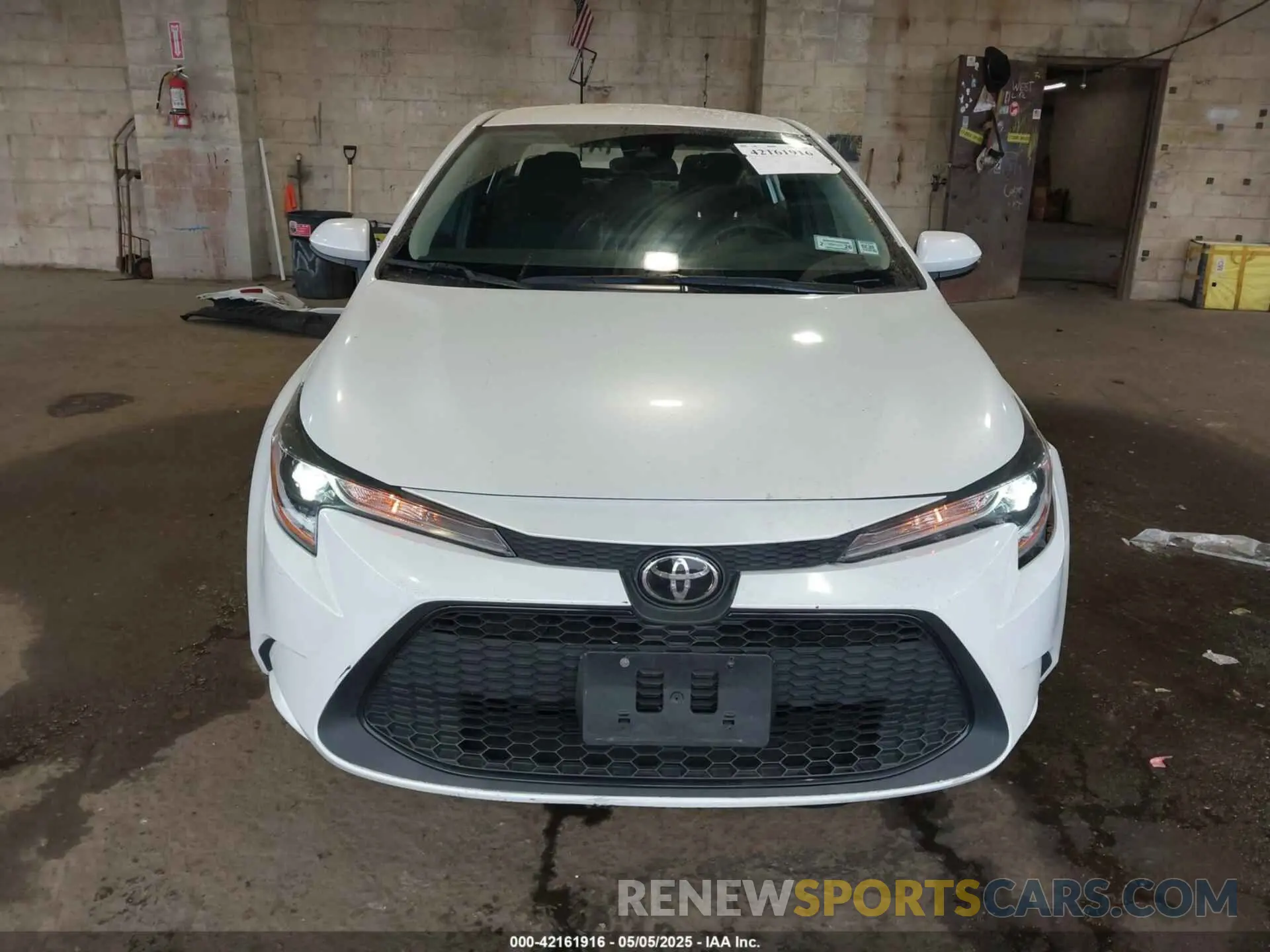 13 Photograph of a damaged car 5YFEPMAE4NP287147 TOYOTA COROLLA 2022