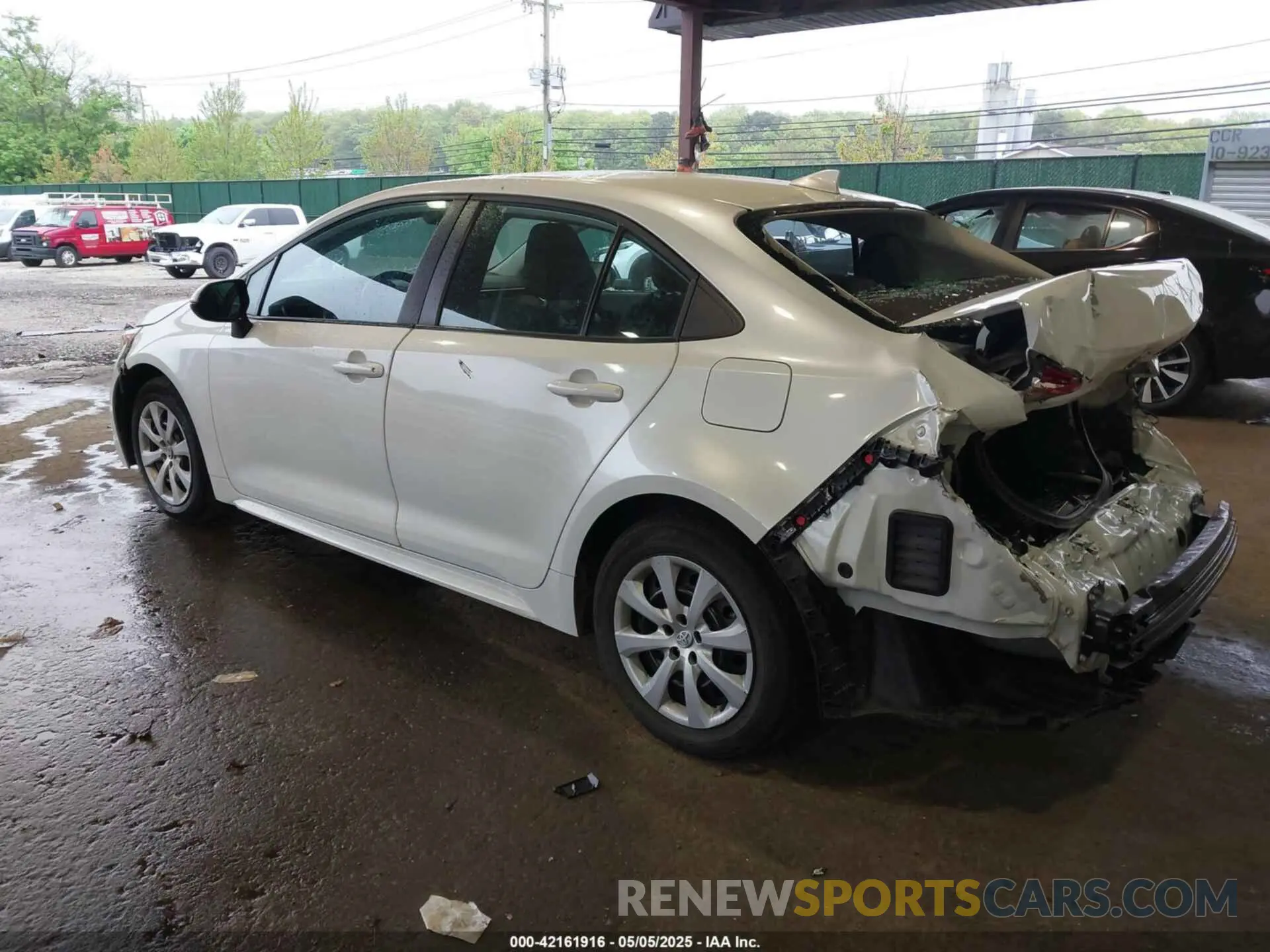 3 Photograph of a damaged car 5YFEPMAE4NP287147 TOYOTA COROLLA 2022