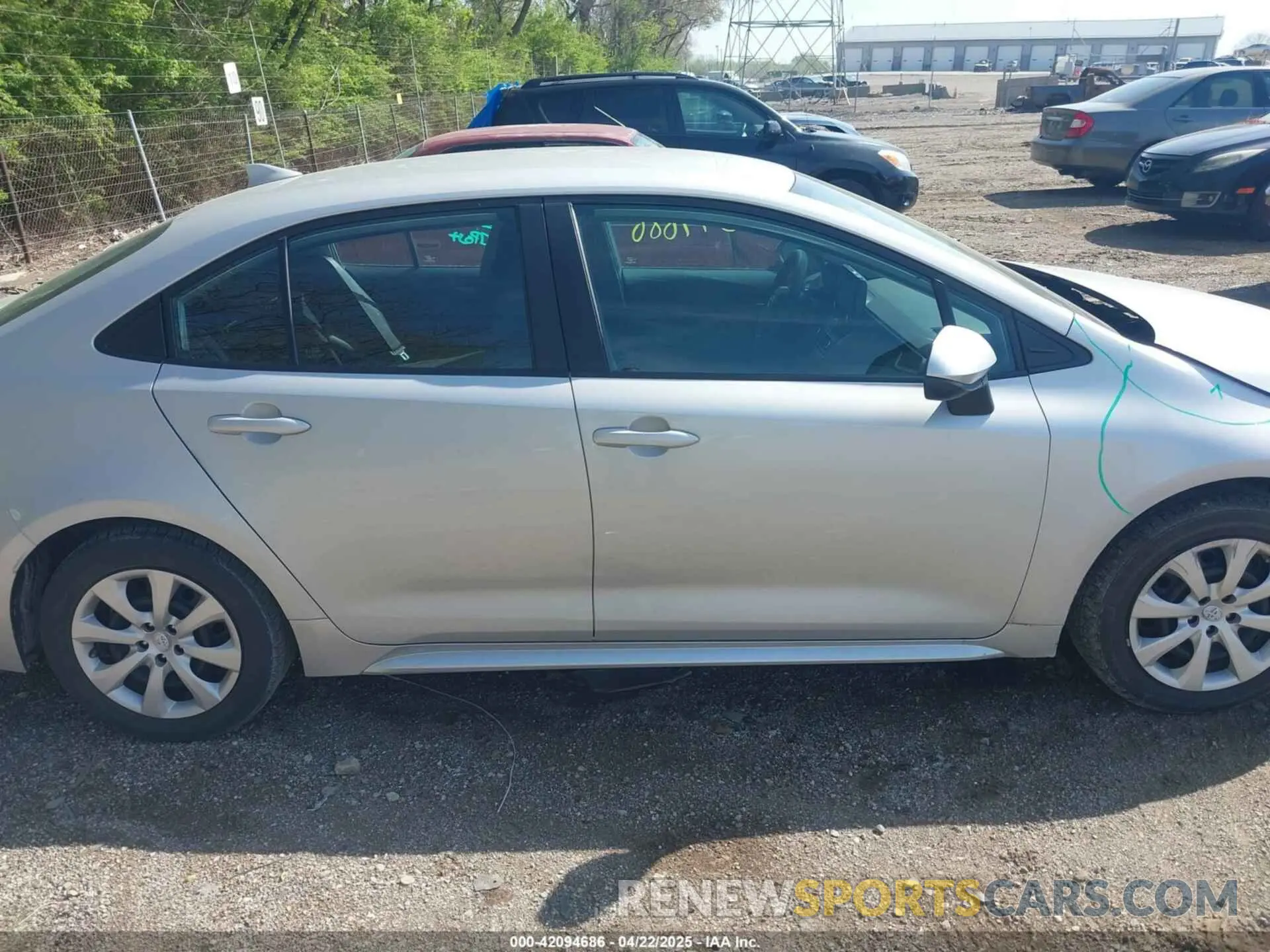 13 Photograph of a damaged car 5YFEPMAE4NP289125 TOYOTA COROLLA 2022