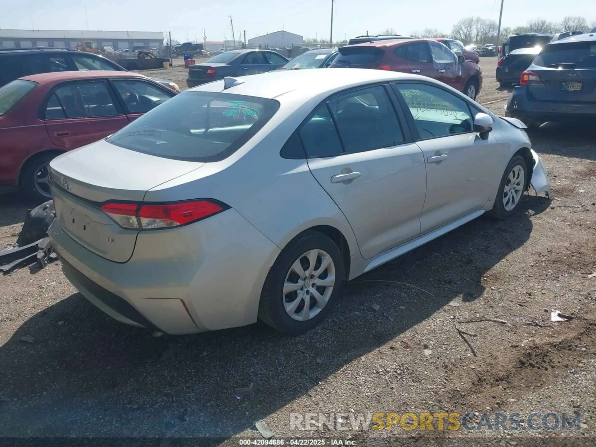 4 Photograph of a damaged car 5YFEPMAE4NP289125 TOYOTA COROLLA 2022