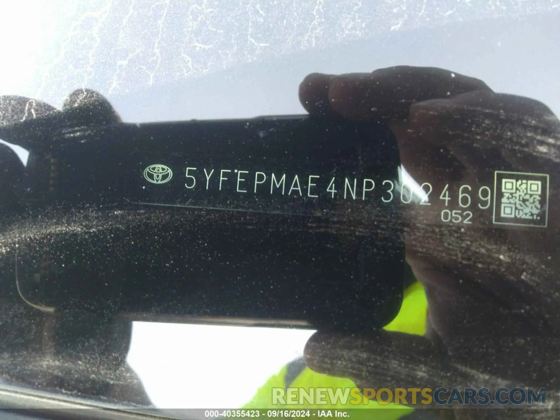 9 Photograph of a damaged car 5YFEPMAE4NP302469 TOYOTA COROLLA 2022