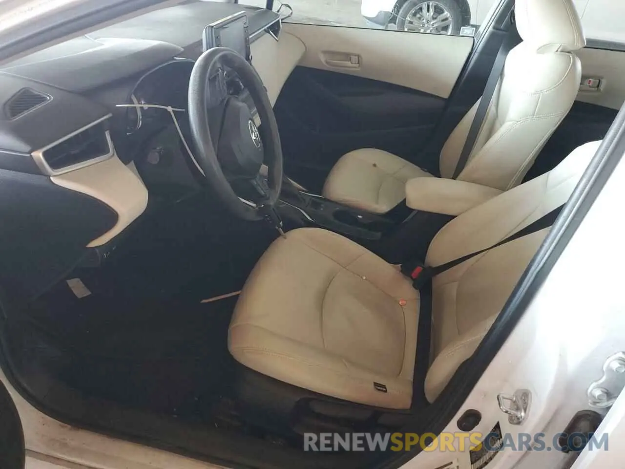 7 Photograph of a damaged car 5YFEPMAE4NP306862 TOYOTA COROLLA 2022