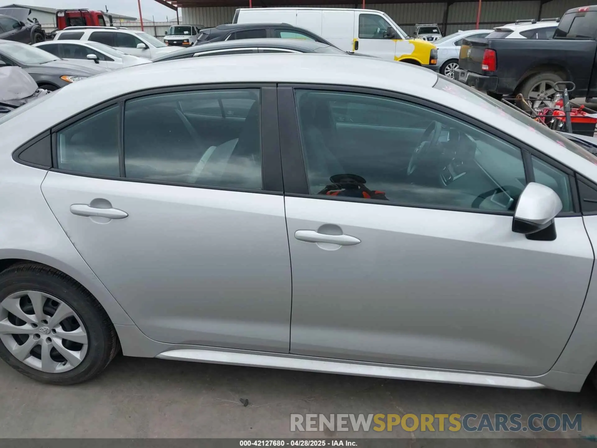 14 Photograph of a damaged car 5YFEPMAE4NP307655 TOYOTA COROLLA 2022