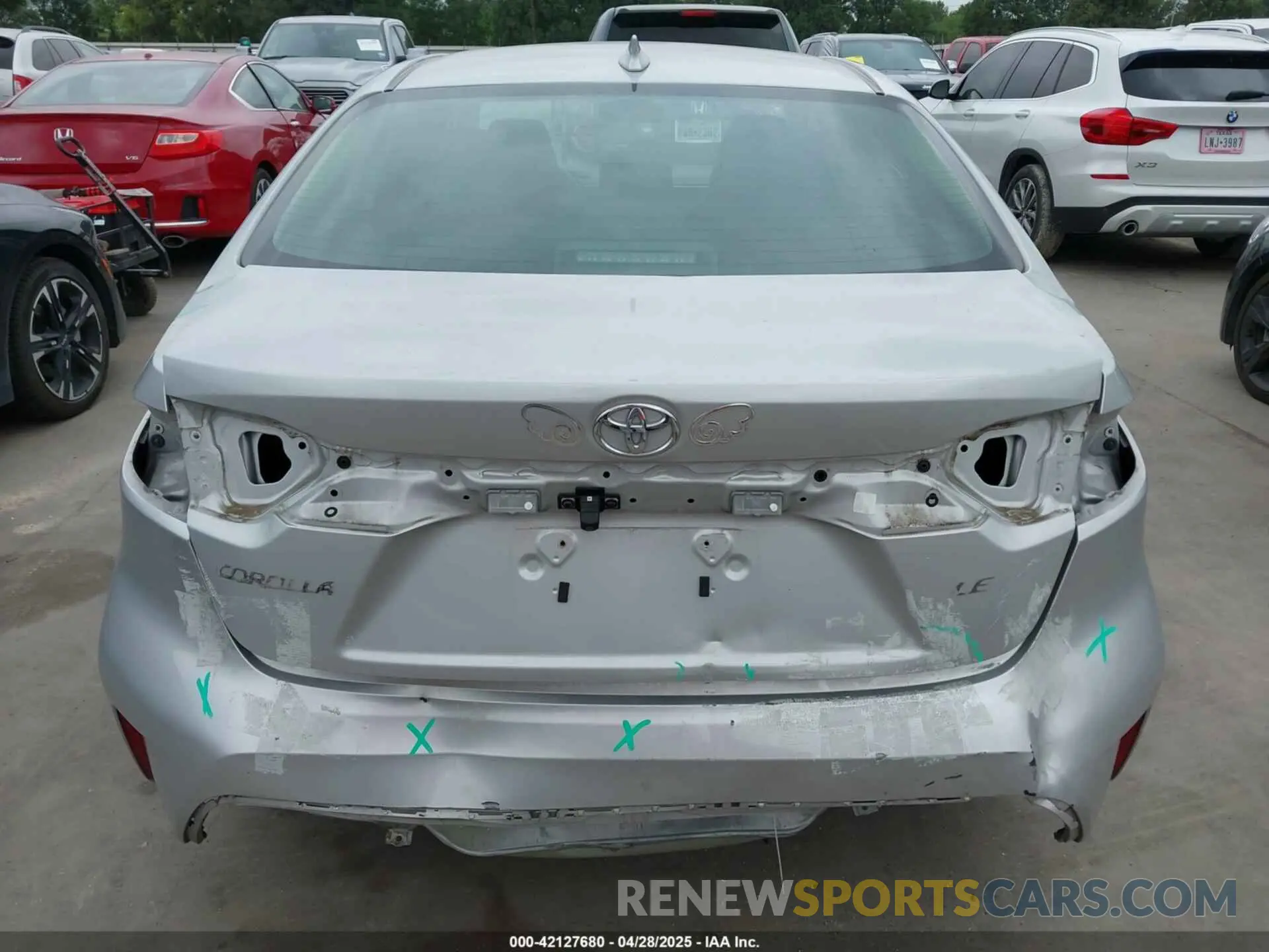 17 Photograph of a damaged car 5YFEPMAE4NP307655 TOYOTA COROLLA 2022
