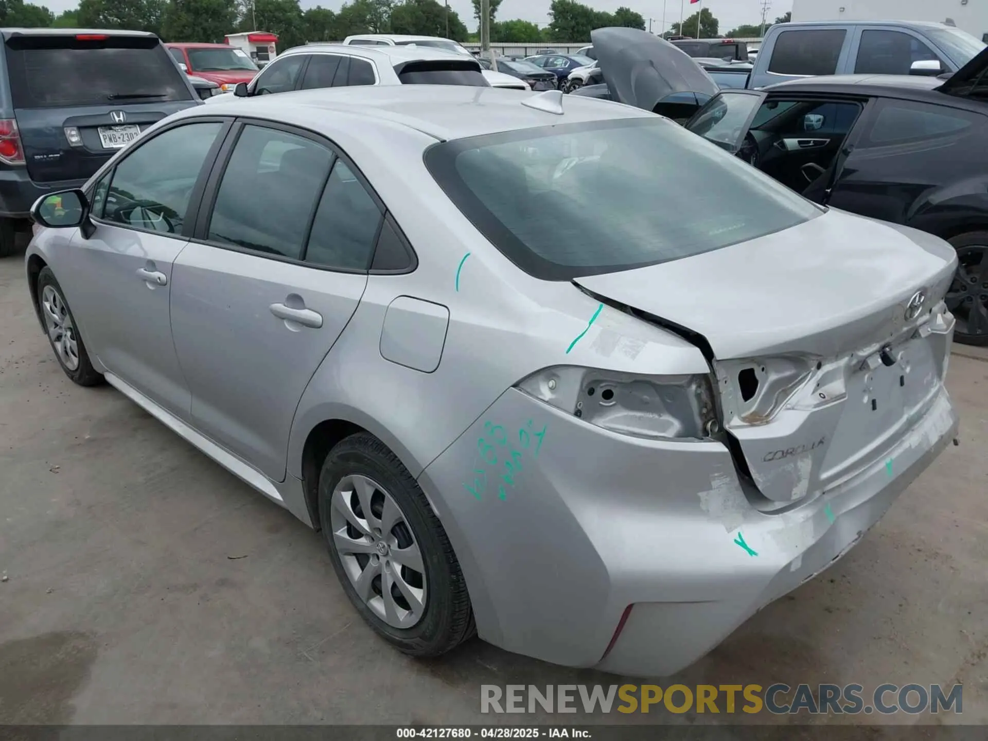 3 Photograph of a damaged car 5YFEPMAE4NP307655 TOYOTA COROLLA 2022