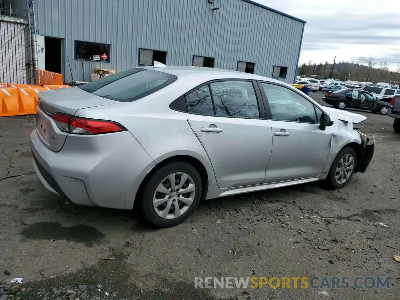 3 Photograph of a damaged car 5YFEPMAE4NP309390 TOYOTA COROLLA 2022