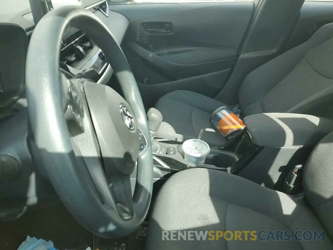 7 Photograph of a damaged car 5YFEPMAE4NP316730 TOYOTA COROLLA 2022