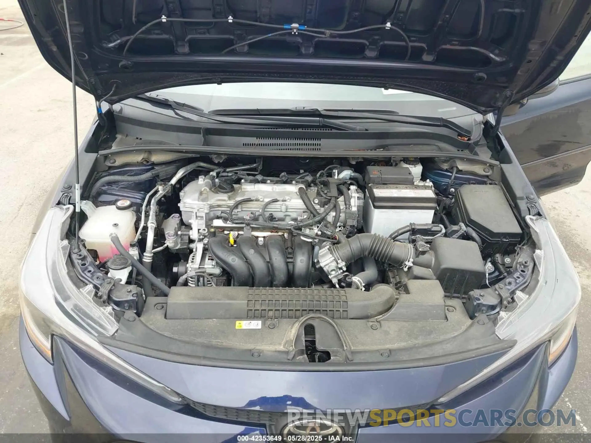 10 Photograph of a damaged car 5YFEPMAE4NP323693 TOYOTA COROLLA 2022