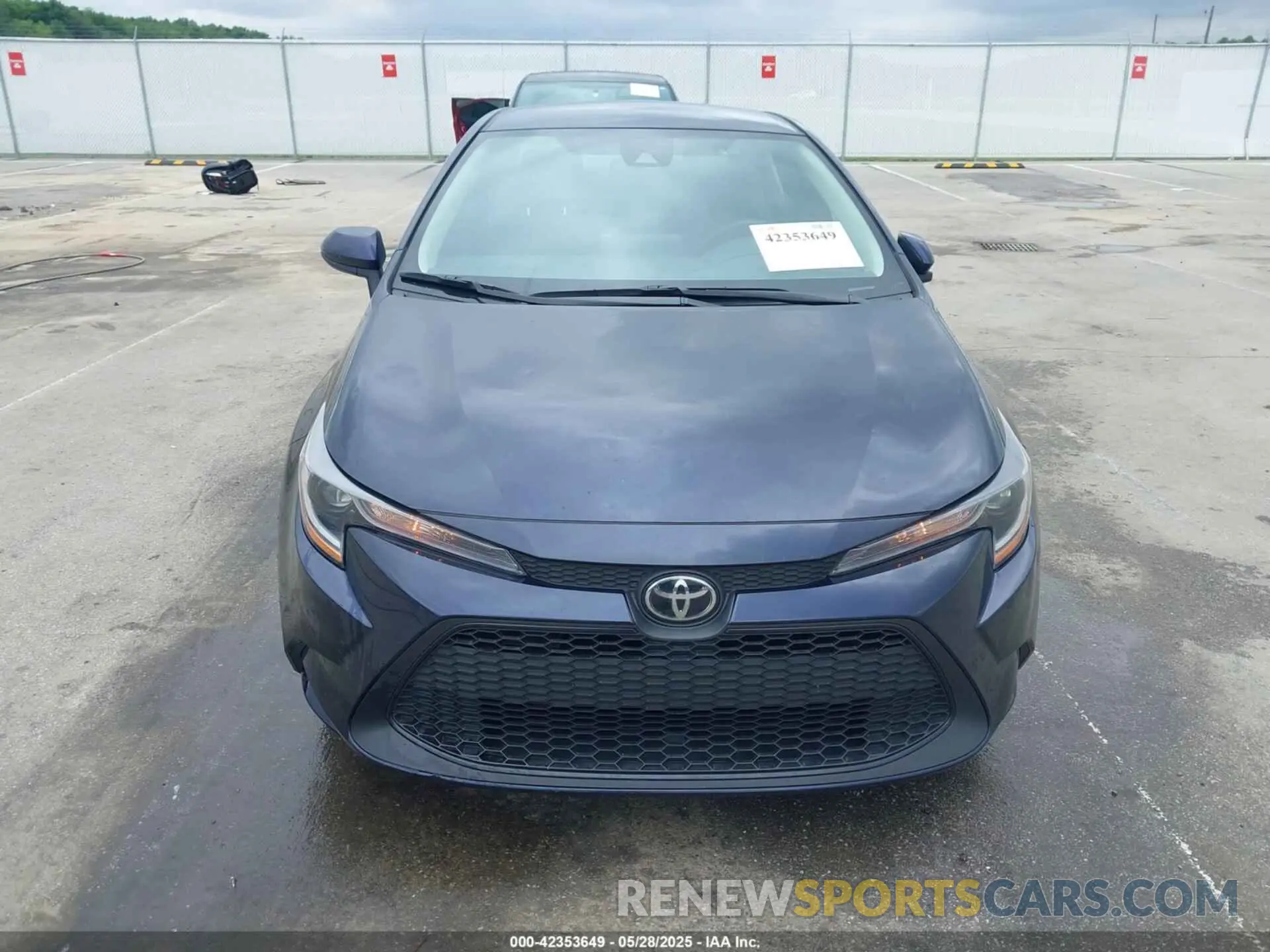12 Photograph of a damaged car 5YFEPMAE4NP323693 TOYOTA COROLLA 2022
