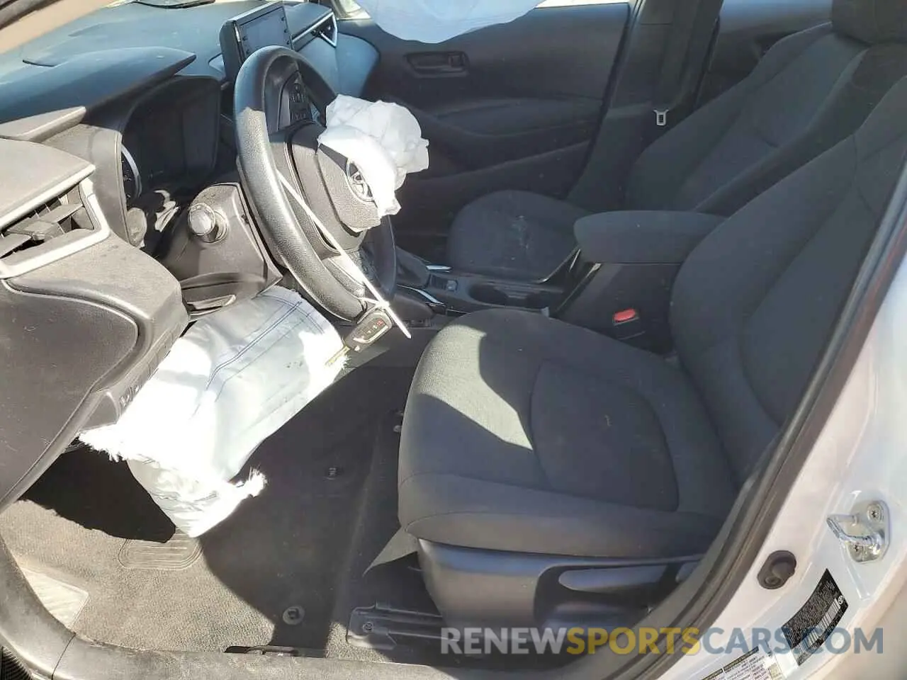 7 Photograph of a damaged car 5YFEPMAE4NP330661 TOYOTA COROLLA 2022