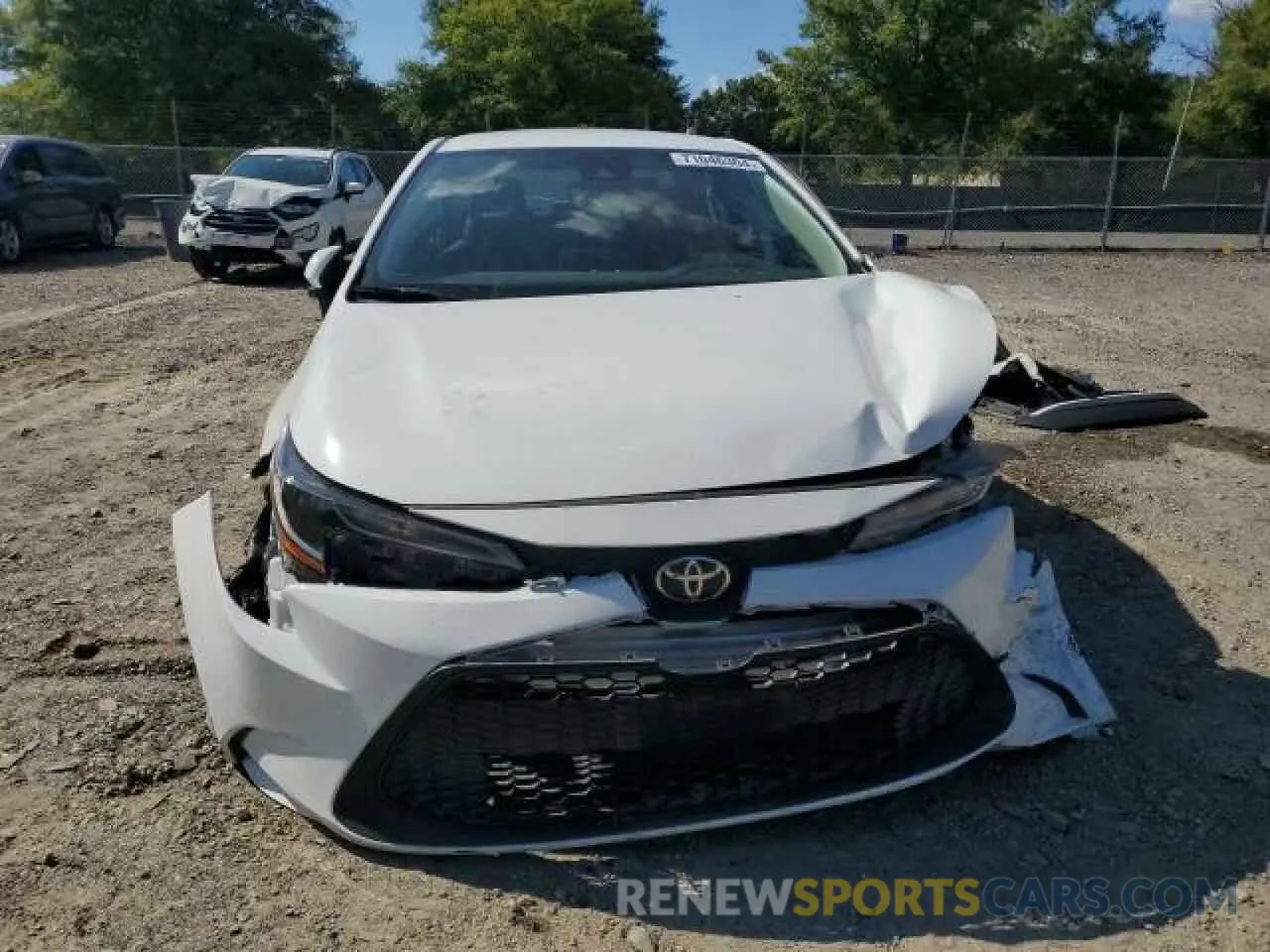 5 Photograph of a damaged car 5YFEPMAE4NP363997 TOYOTA COROLLA 2022
