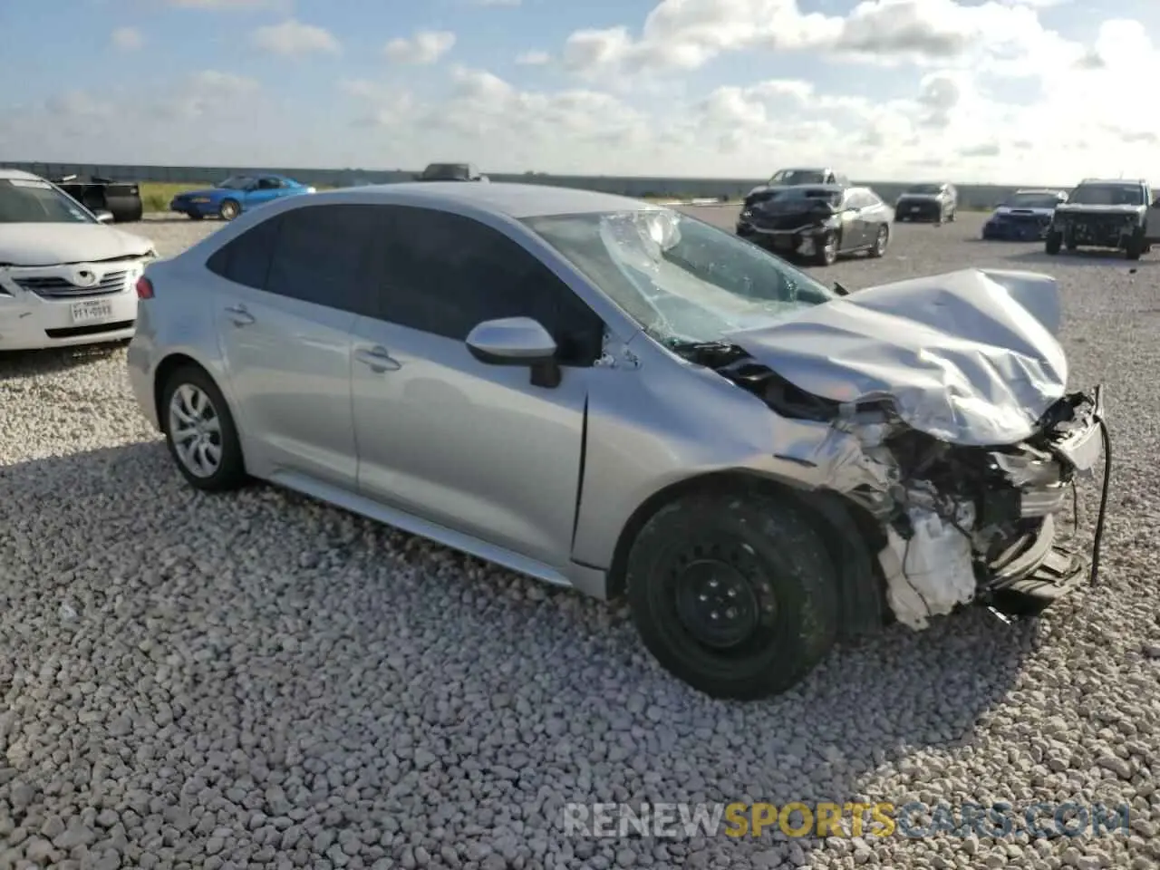4 Photograph of a damaged car 5YFEPMAE4NP364101 TOYOTA COROLLA 2022