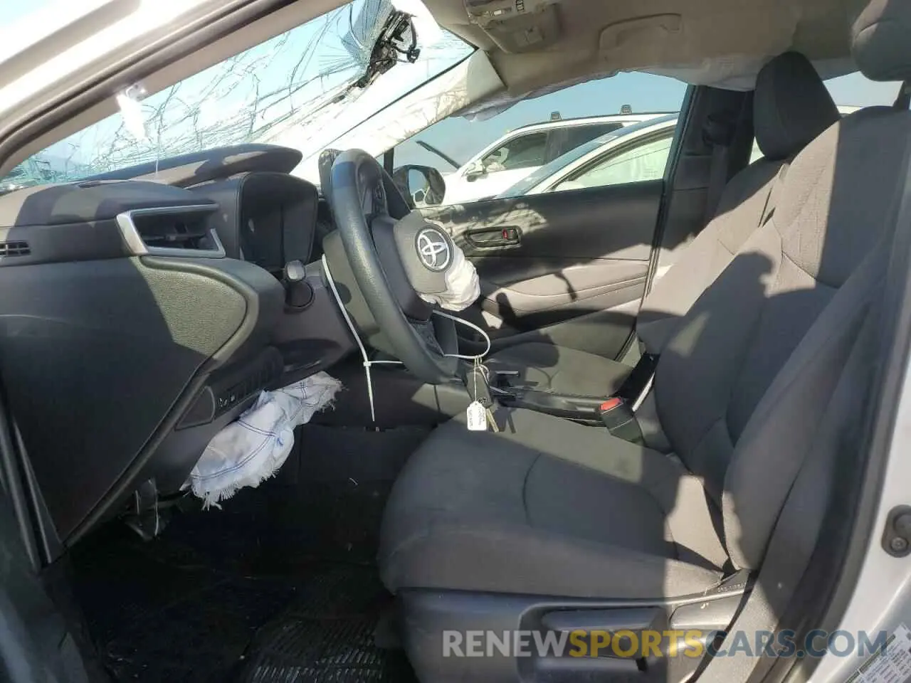 7 Photograph of a damaged car 5YFEPMAE4NP364101 TOYOTA COROLLA 2022