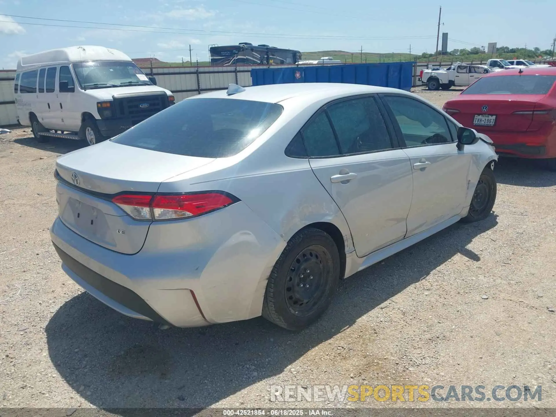 4 Photograph of a damaged car 5YFEPMAE4NP386289 TOYOTA COROLLA 2022