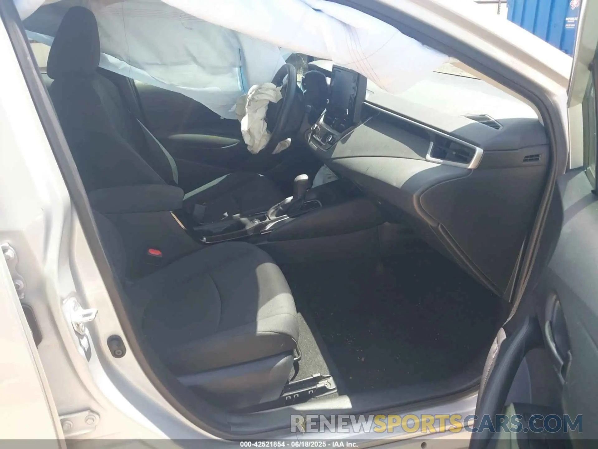 5 Photograph of a damaged car 5YFEPMAE4NP386289 TOYOTA COROLLA 2022