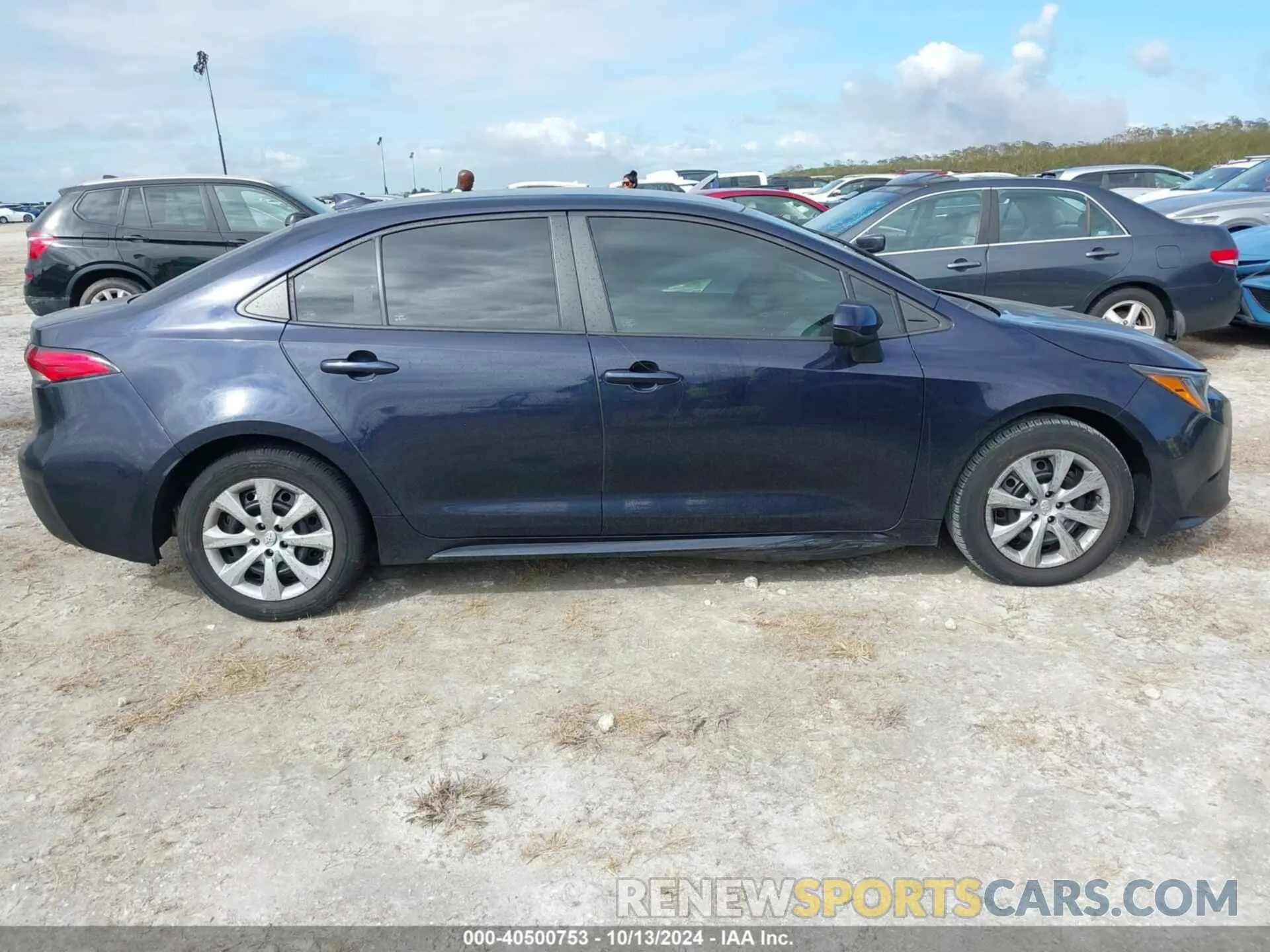 13 Photograph of a damaged car 5YFEPMAE5NP296357 TOYOTA COROLLA 2022