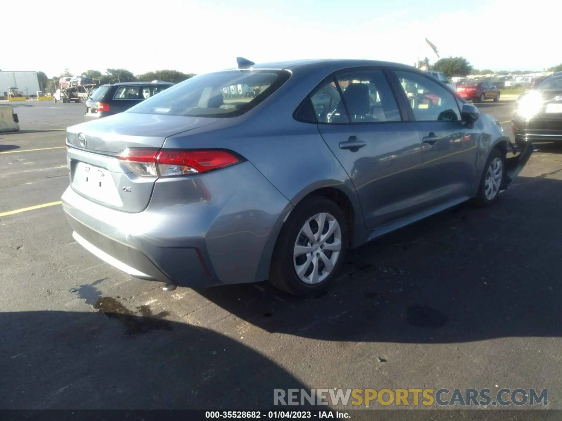 4 Photograph of a damaged car 5YFEPMAE5NP325520 TOYOTA COROLLA 2022