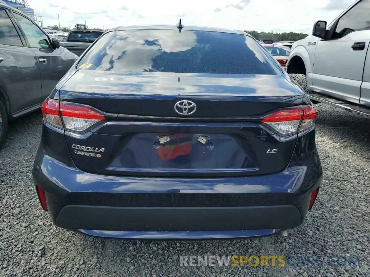 6 Photograph of a damaged car 5YFEPMAE5NP327039 TOYOTA COROLLA 2022