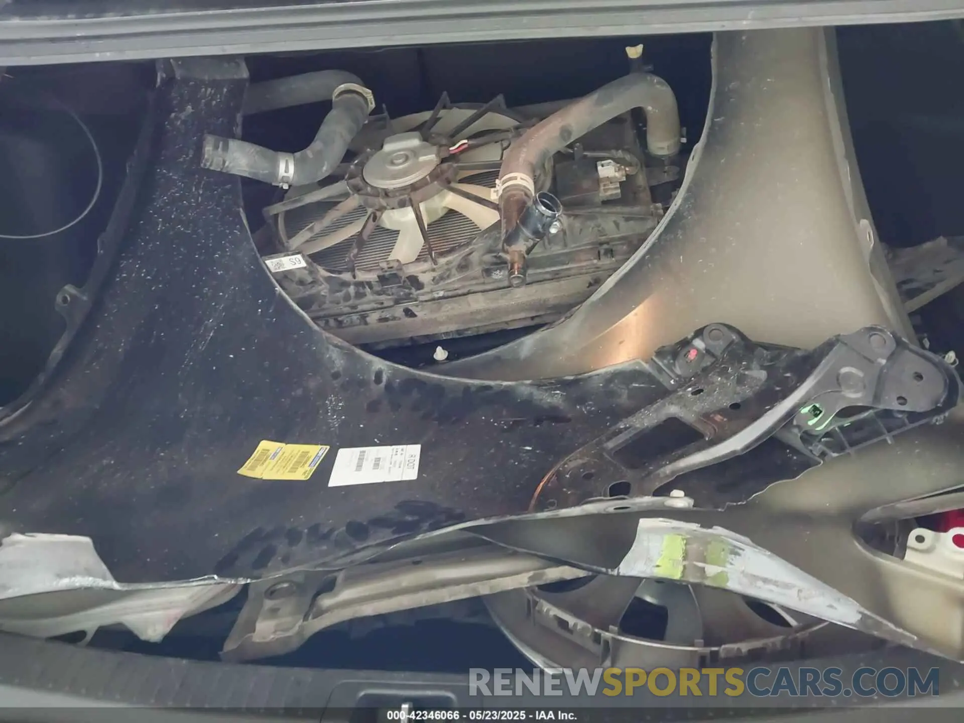 12 Photograph of a damaged car 5YFEPMAE5NP330412 TOYOTA COROLLA 2022