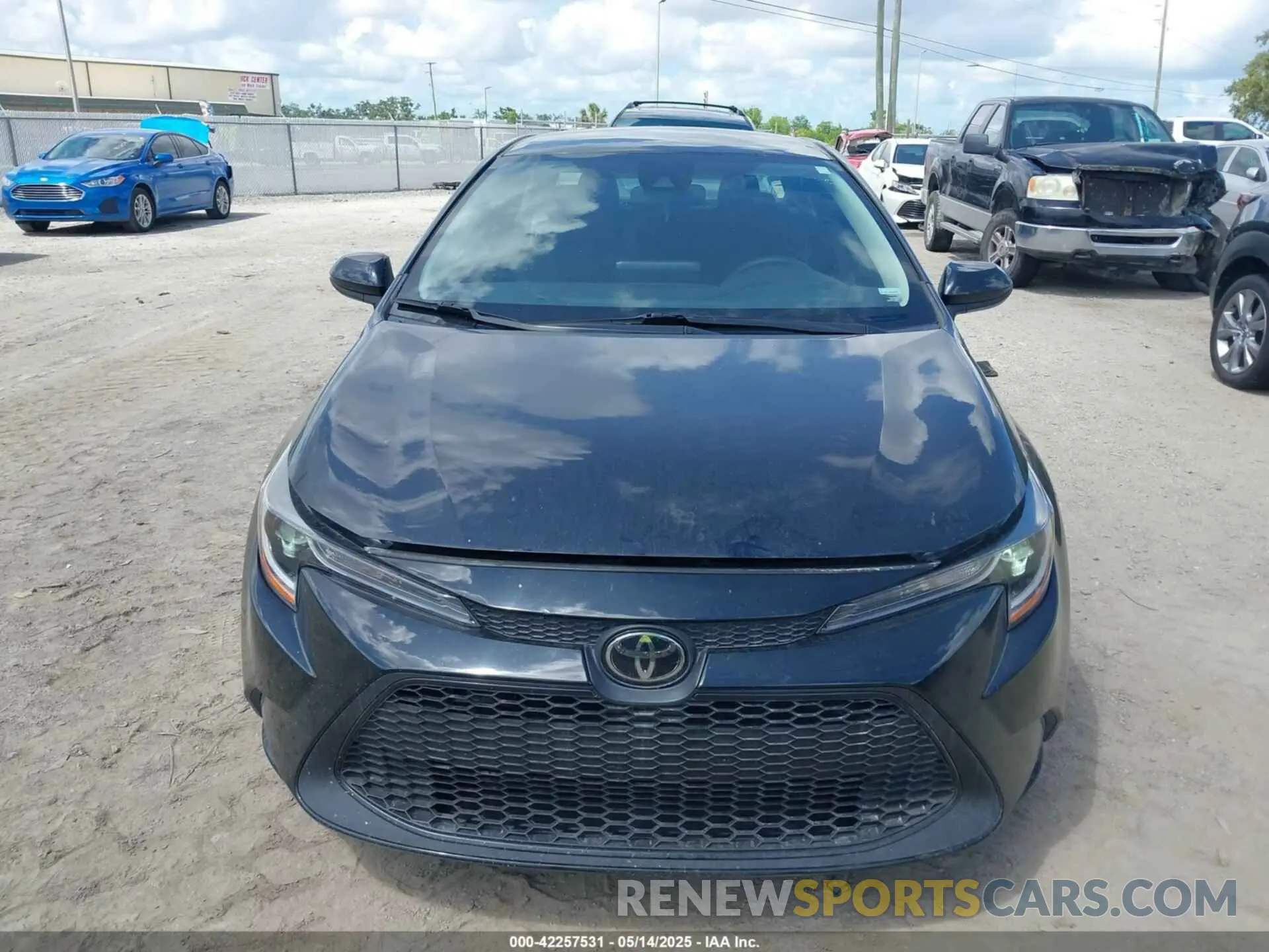12 Photograph of a damaged car 5YFEPMAE5NP332337 TOYOTA COROLLA 2022
