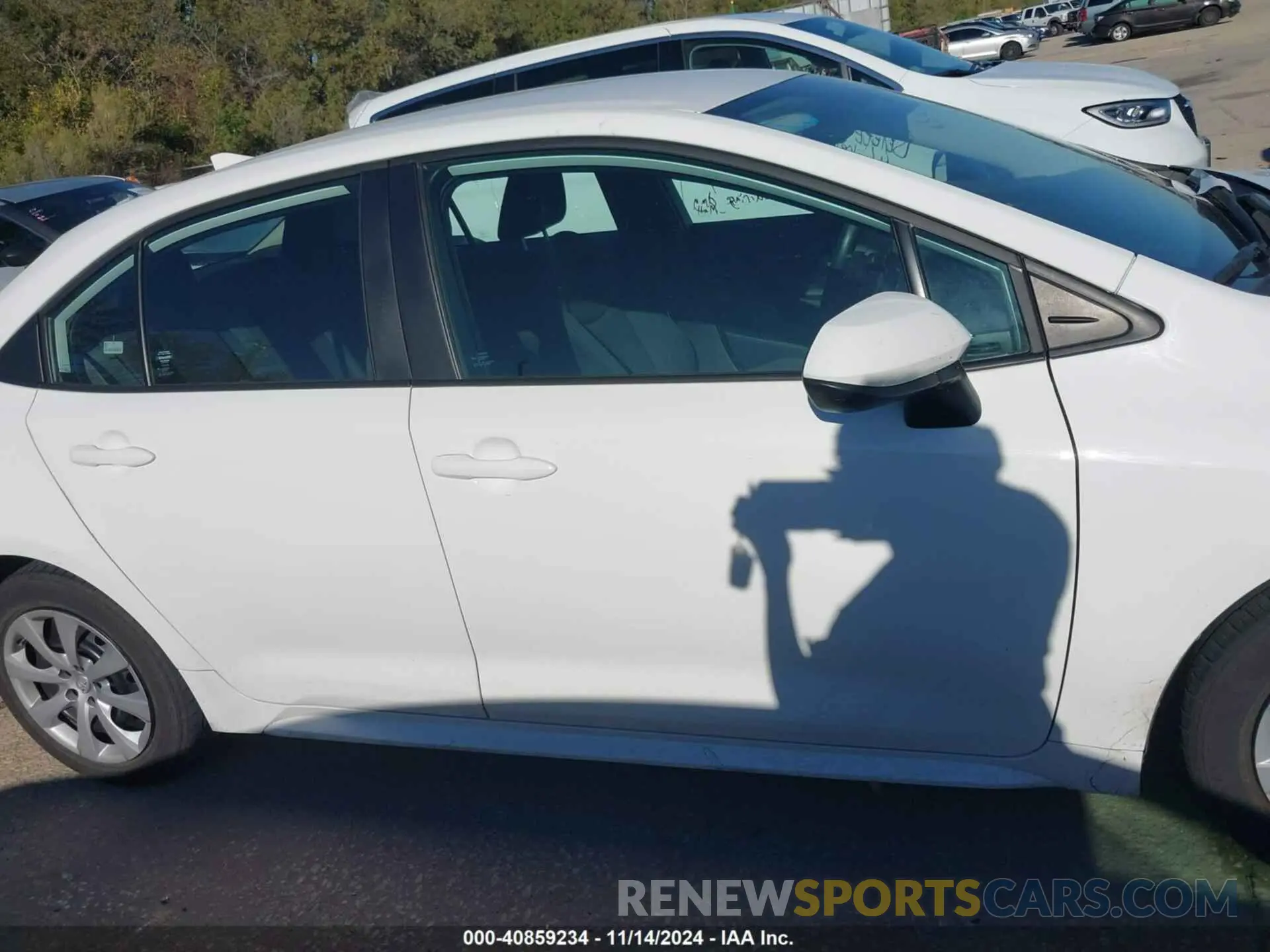 13 Photograph of a damaged car 5YFEPMAE5NP359330 TOYOTA COROLLA 2022