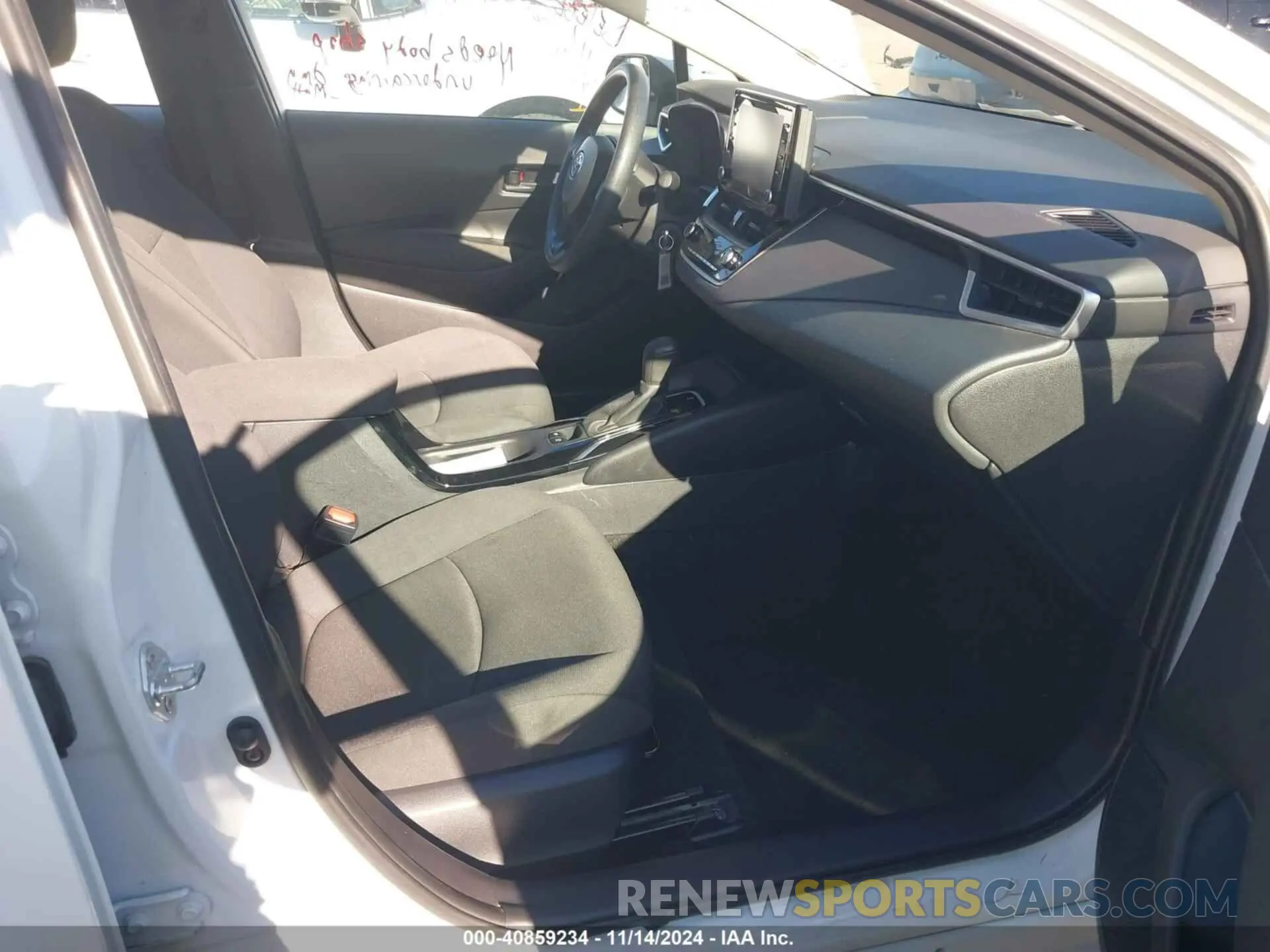 5 Photograph of a damaged car 5YFEPMAE5NP359330 TOYOTA COROLLA 2022