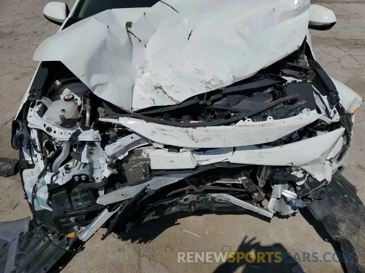 11 Photograph of a damaged car 5YFEPMAE5NP360722 TOYOTA COROLLA 2022