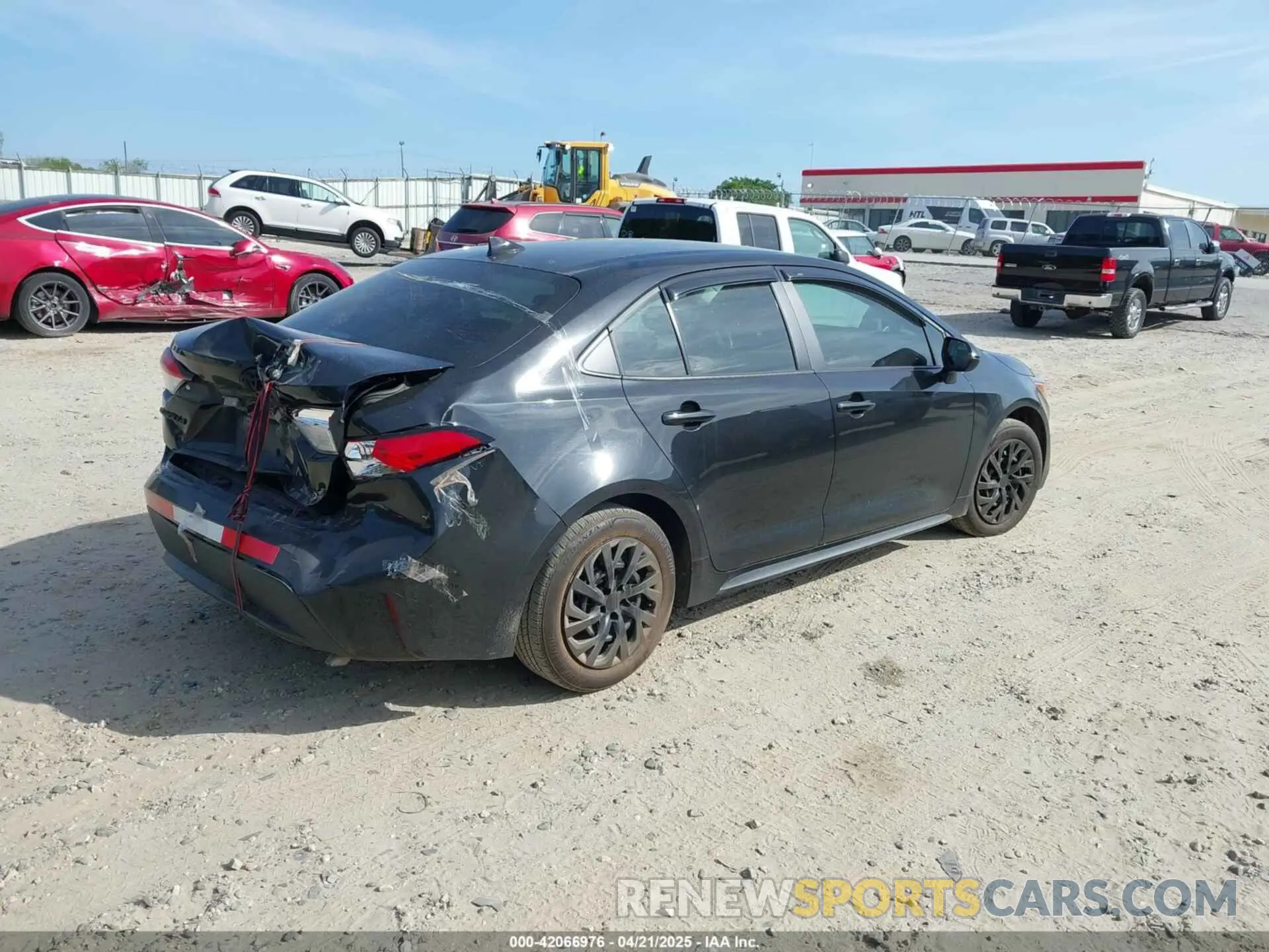 4 Photograph of a damaged car 5YFEPMAE5NP362745 TOYOTA COROLLA 2022