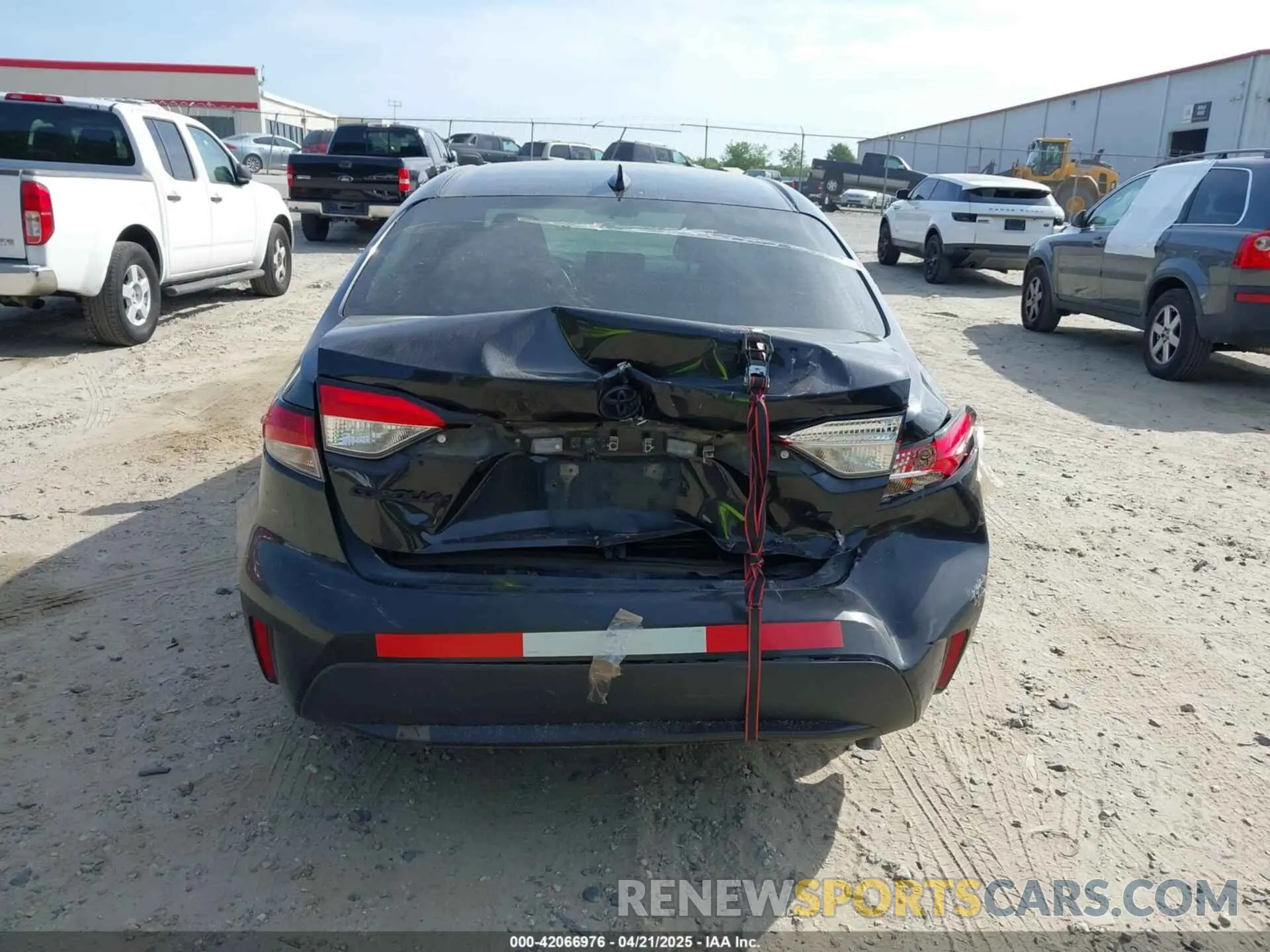 6 Photograph of a damaged car 5YFEPMAE5NP362745 TOYOTA COROLLA 2022