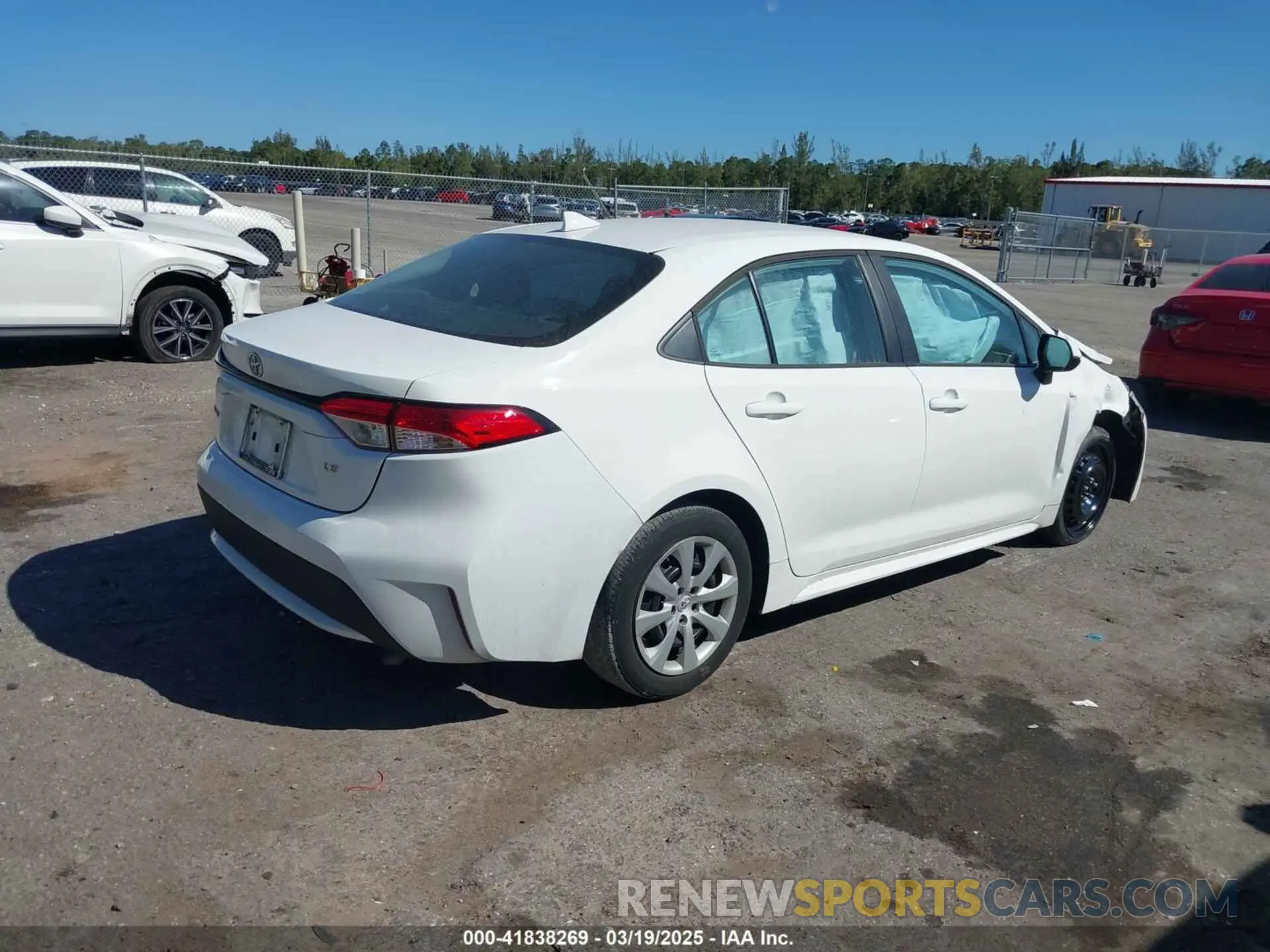 4 Photograph of a damaged car 5YFEPMAE5NP370179 TOYOTA COROLLA 2022