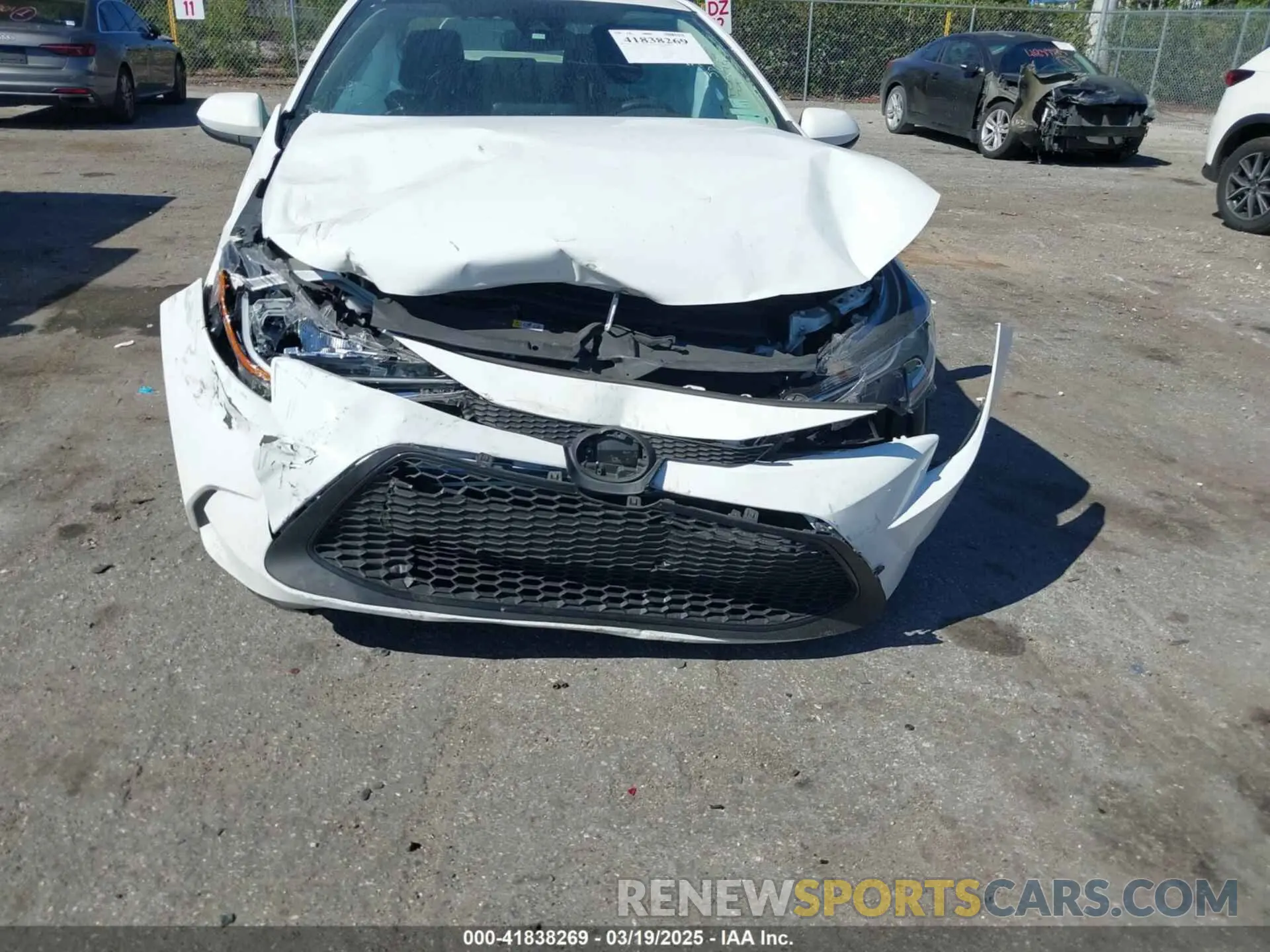 6 Photograph of a damaged car 5YFEPMAE5NP370179 TOYOTA COROLLA 2022