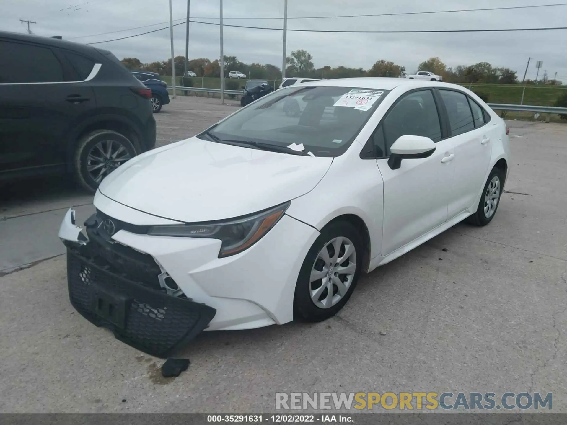 2 Photograph of a damaged car 5YFEPMAE6NP278918 TOYOTA COROLLA 2022