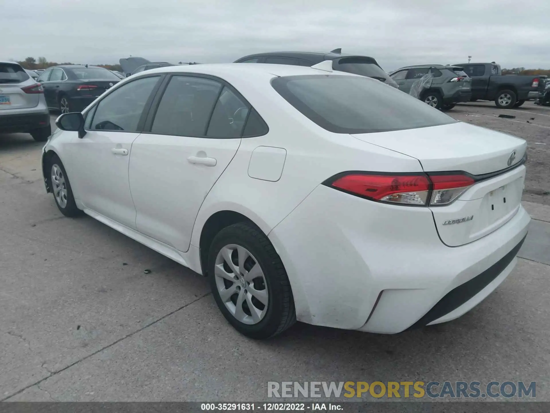 3 Photograph of a damaged car 5YFEPMAE6NP278918 TOYOTA COROLLA 2022