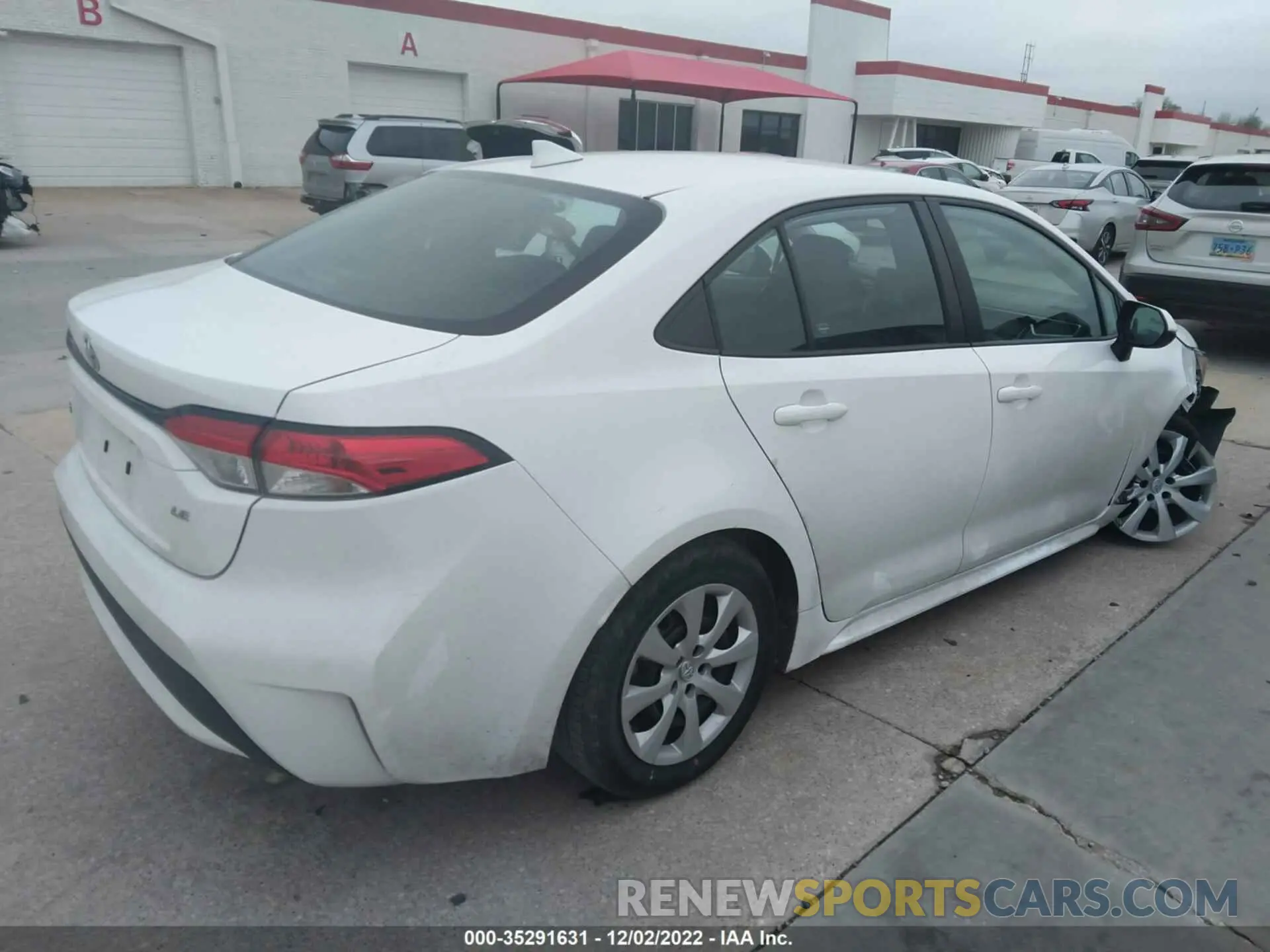 4 Photograph of a damaged car 5YFEPMAE6NP278918 TOYOTA COROLLA 2022