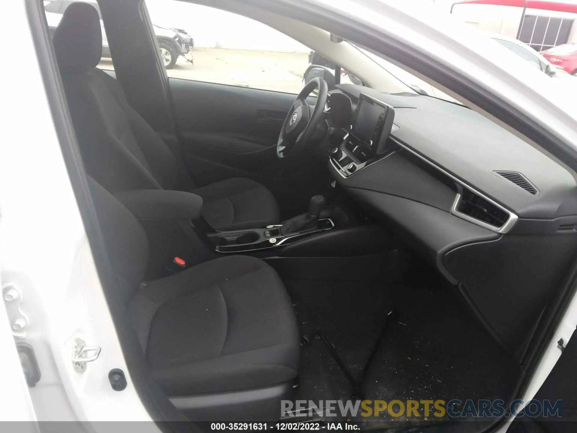 5 Photograph of a damaged car 5YFEPMAE6NP278918 TOYOTA COROLLA 2022