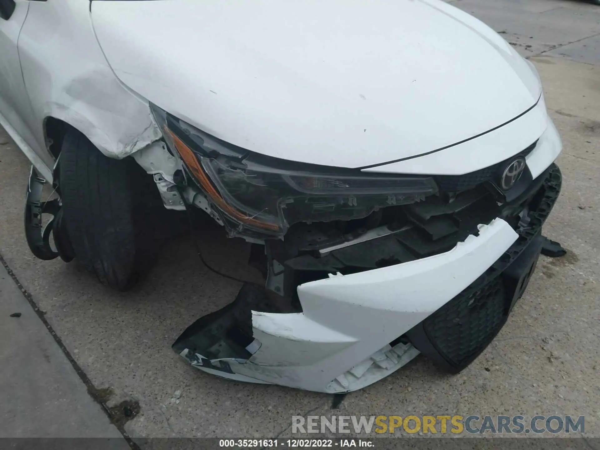 6 Photograph of a damaged car 5YFEPMAE6NP278918 TOYOTA COROLLA 2022