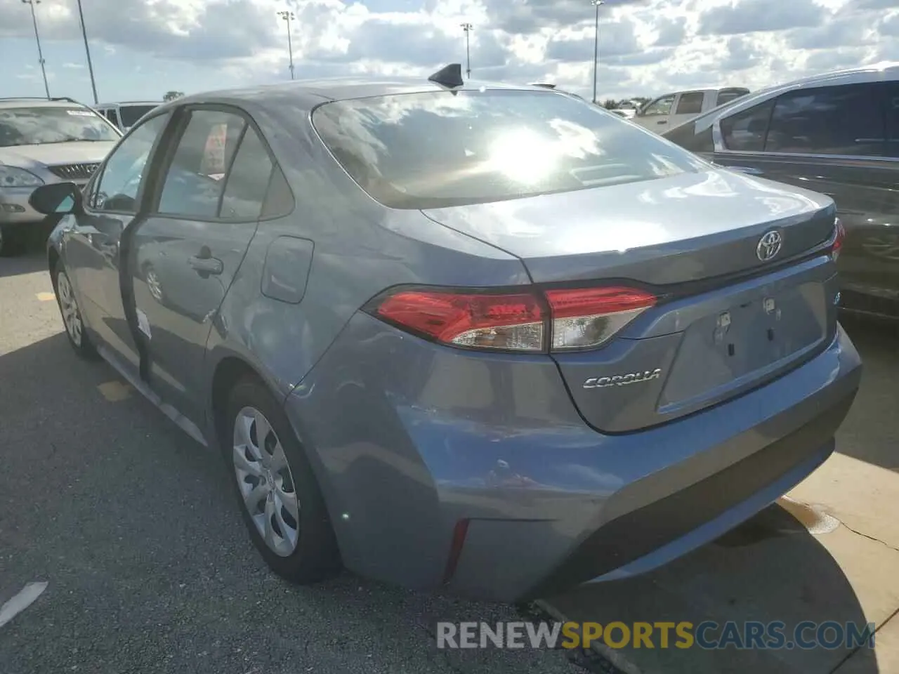 3 Photograph of a damaged car 5YFEPMAE6NP297355 TOYOTA COROLLA 2022