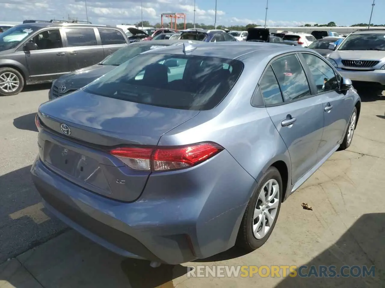 4 Photograph of a damaged car 5YFEPMAE6NP297355 TOYOTA COROLLA 2022