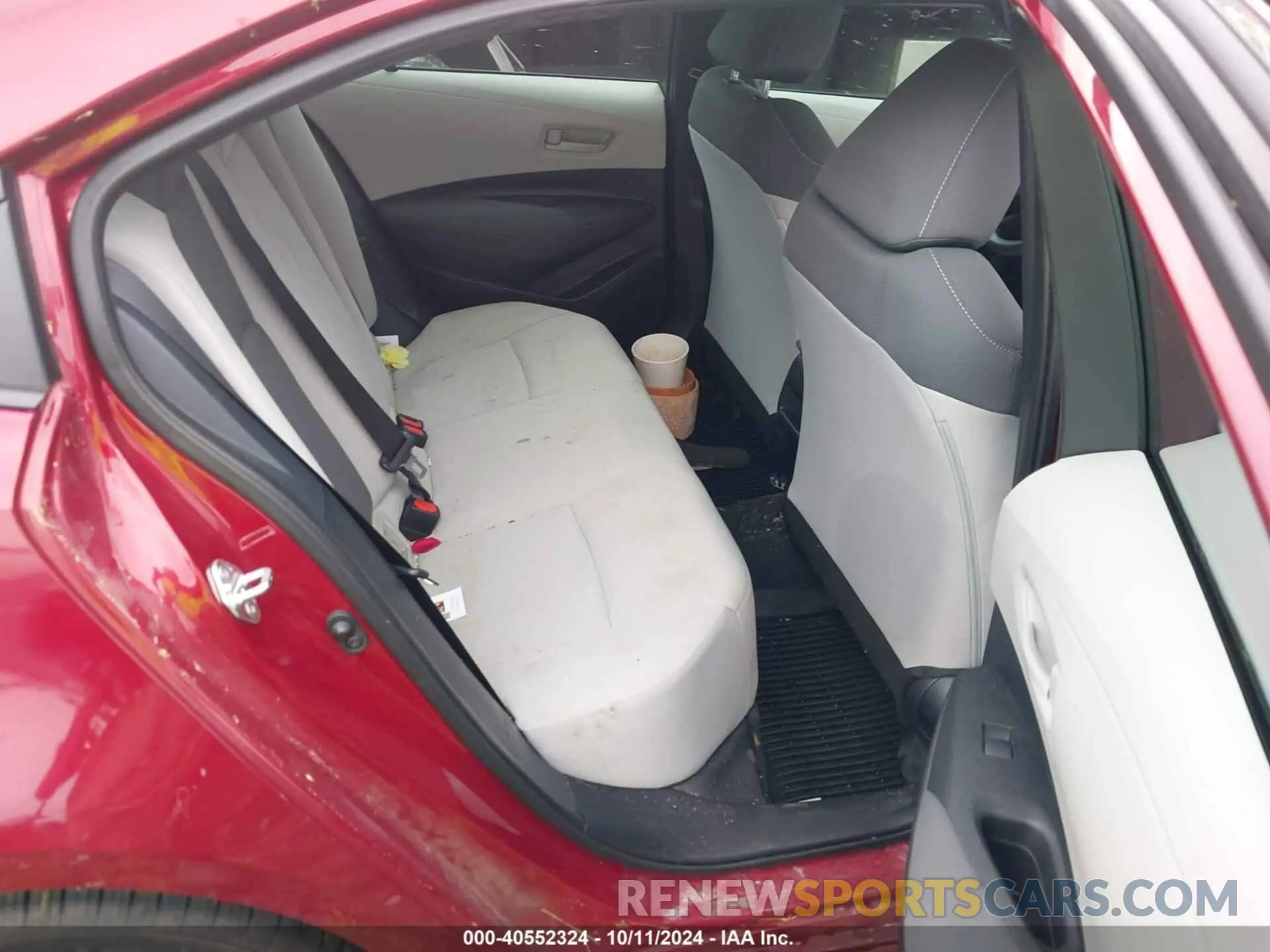 8 Photograph of a damaged car 5YFEPMAE6NP307236 TOYOTA COROLLA 2022