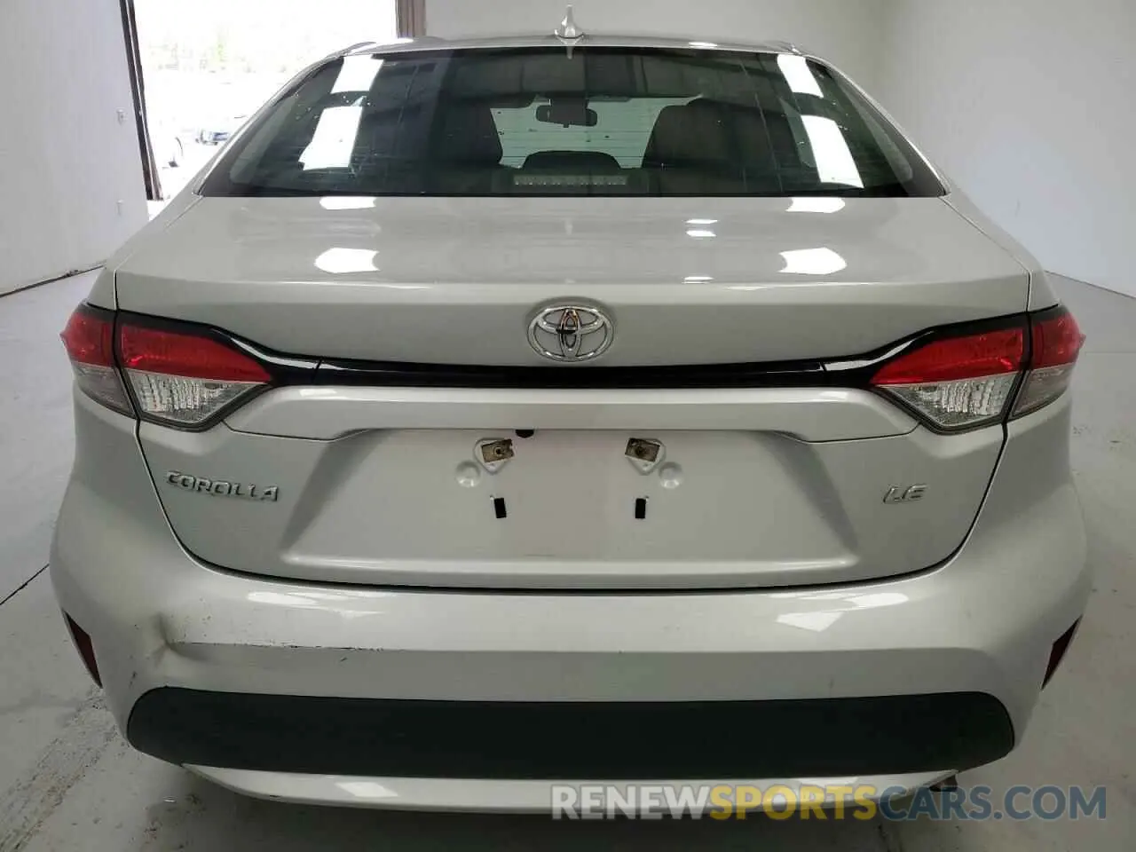 6 Photograph of a damaged car 5YFEPMAE6NP325512 TOYOTA COROLLA 2022