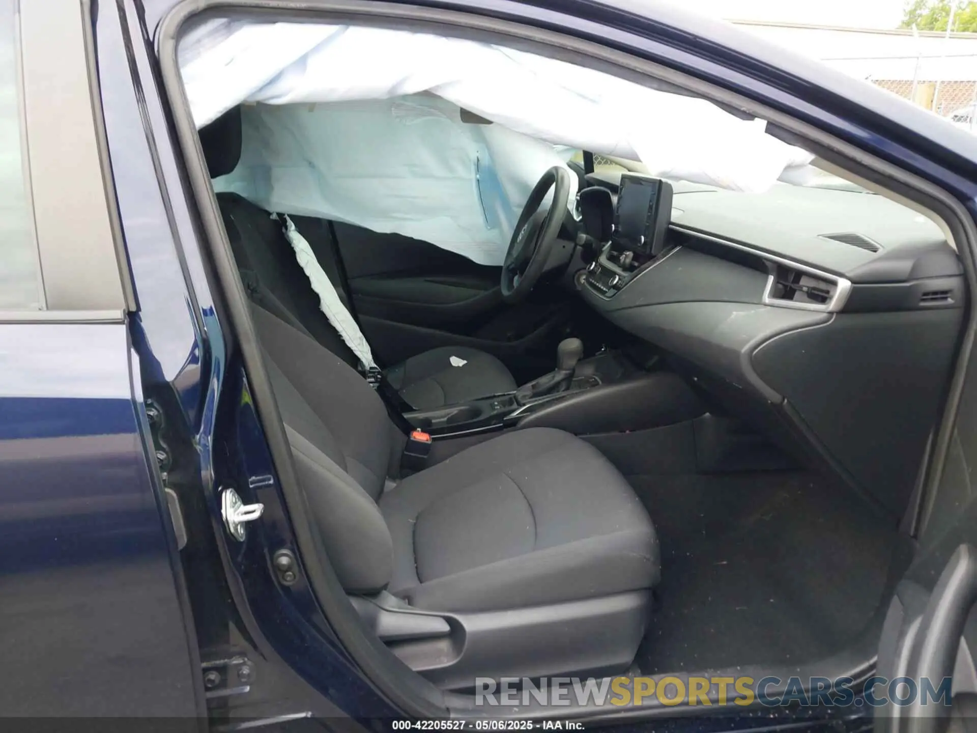 5 Photograph of a damaged car 5YFEPMAE6NP328569 TOYOTA COROLLA 2022