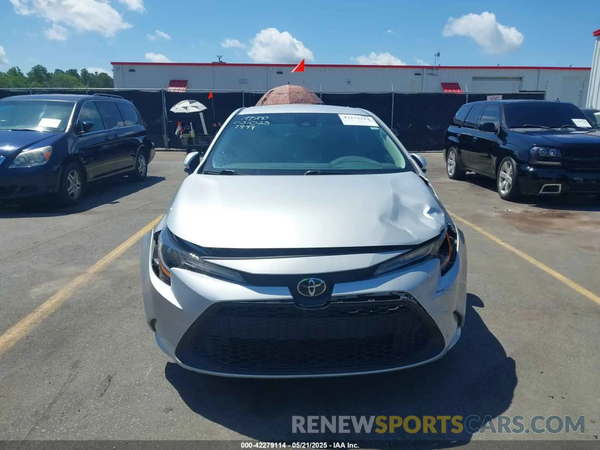 12 Photograph of a damaged car 5YFEPMAE6NP337949 TOYOTA COROLLA 2022
