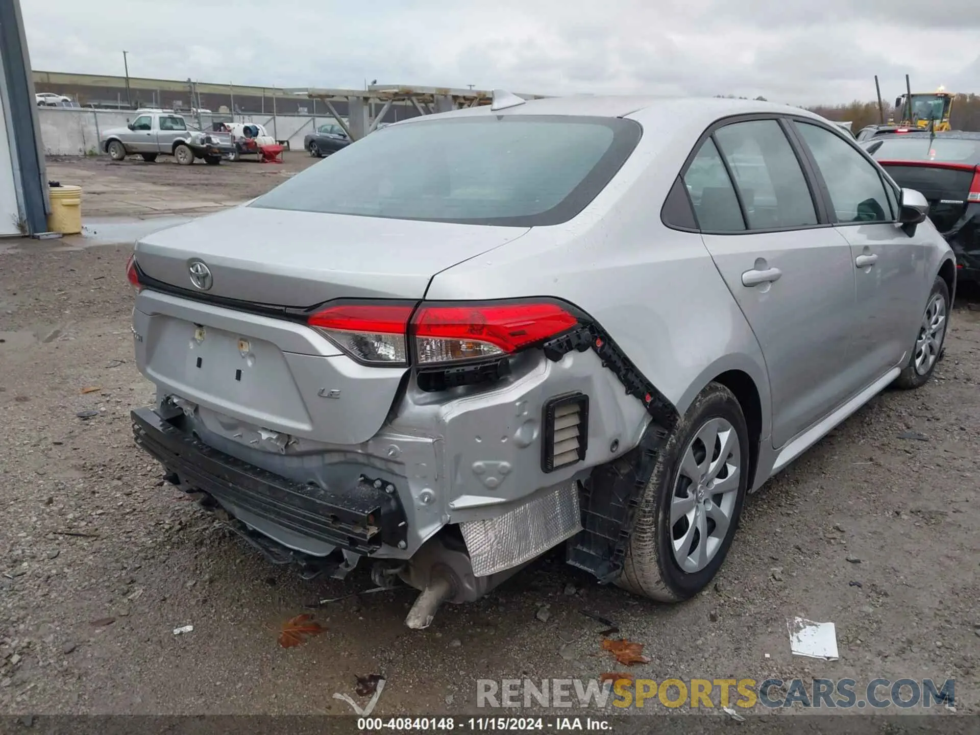 4 Photograph of a damaged car 5YFEPMAE6NP345114 TOYOTA COROLLA 2022