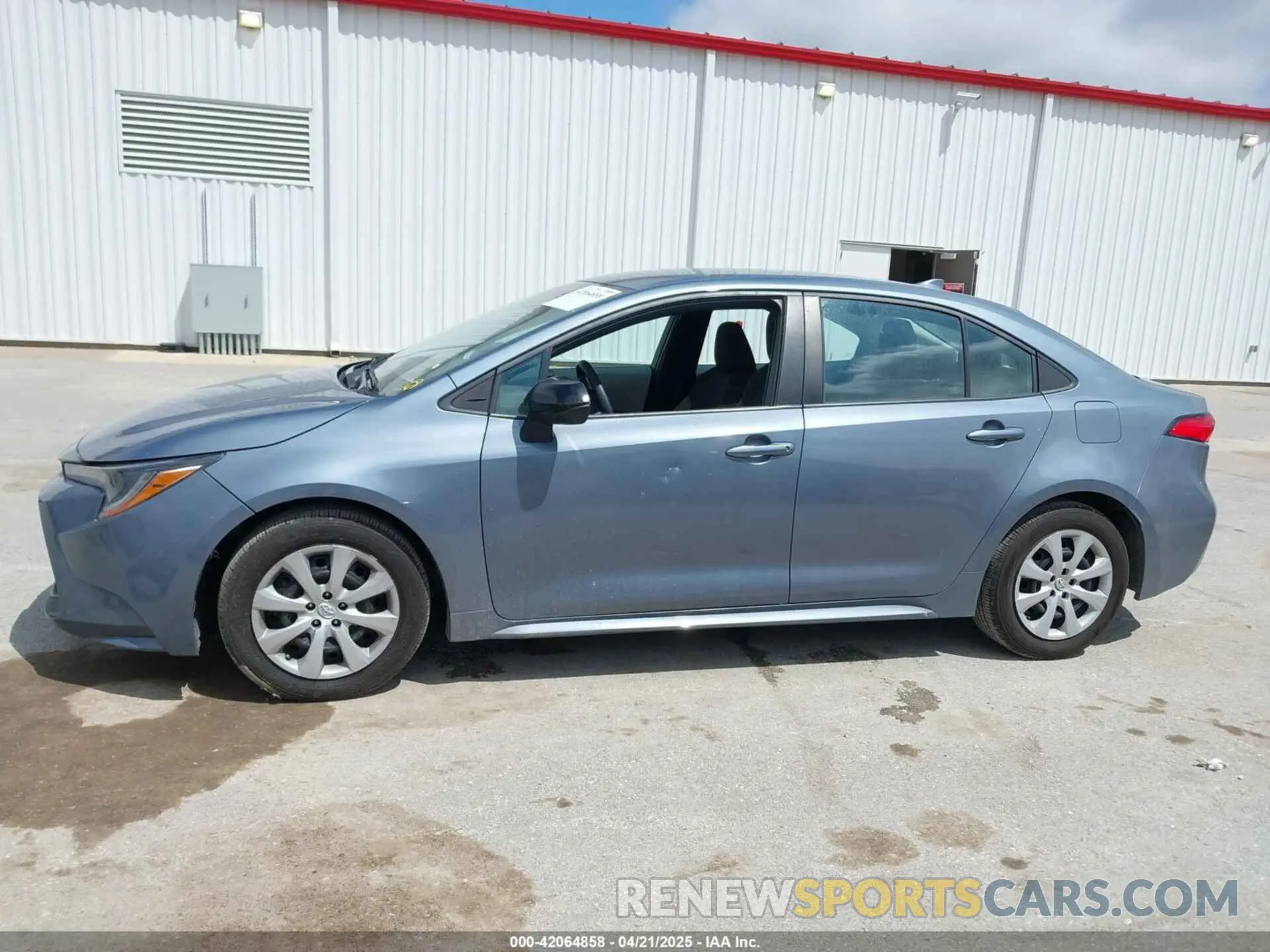 14 Photograph of a damaged car 5YFEPMAE6NP348272 TOYOTA COROLLA 2022